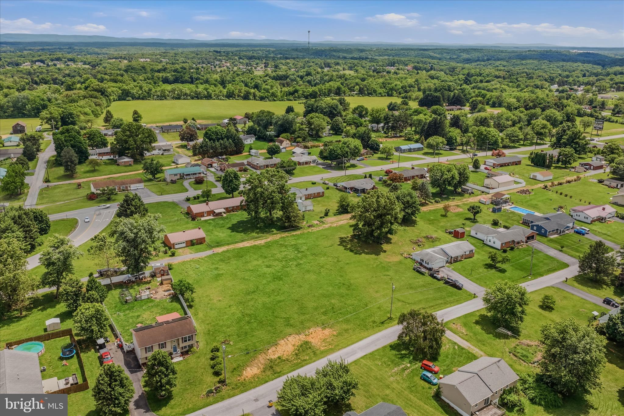BRIARHILL - Land
