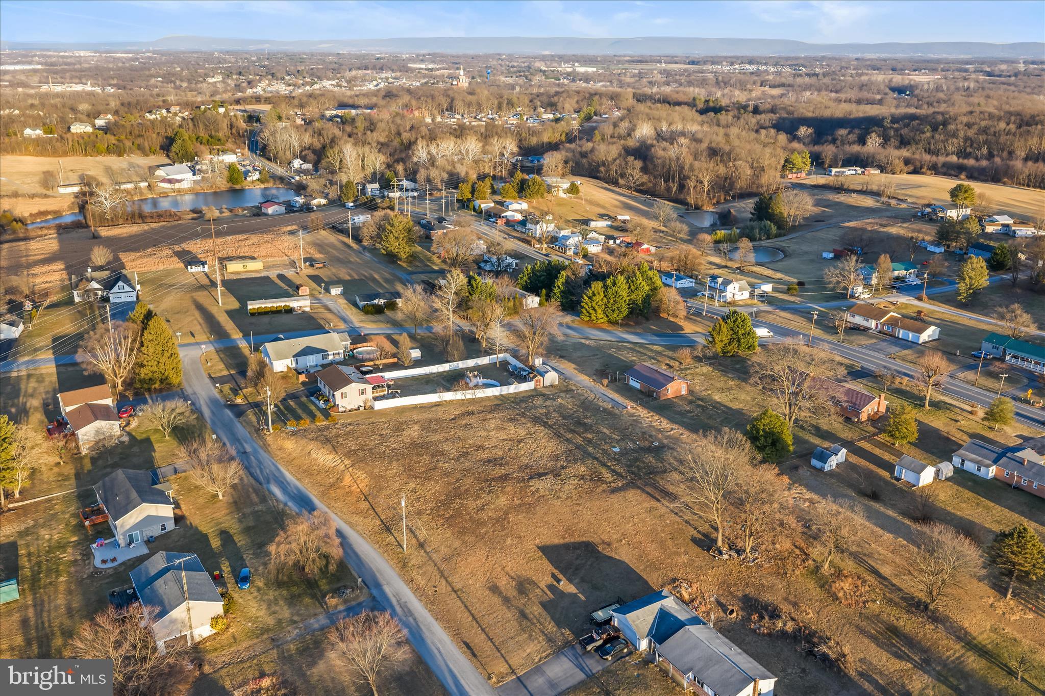 BRIARHILL - Land
