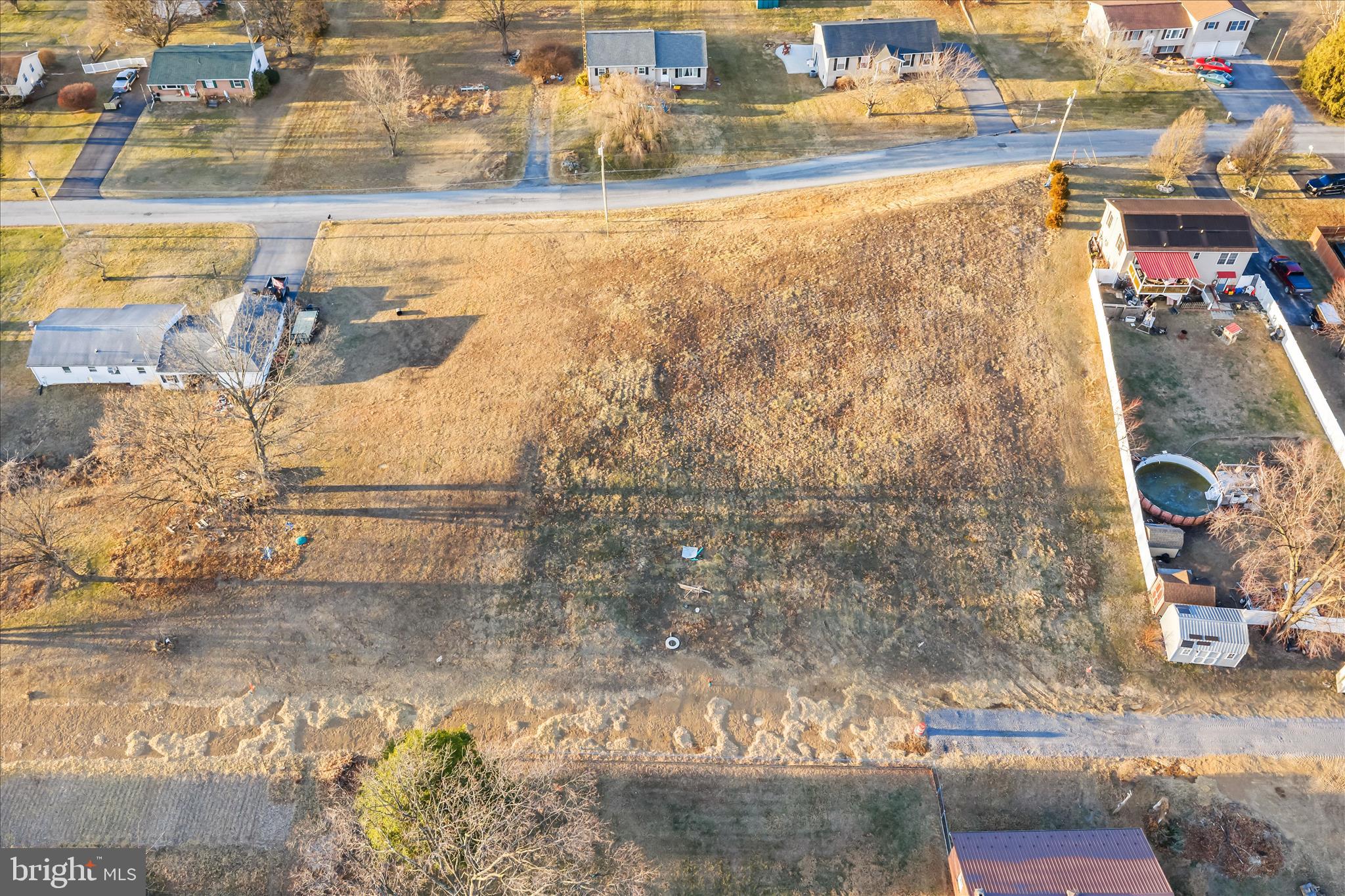 BRIARHILL - Land