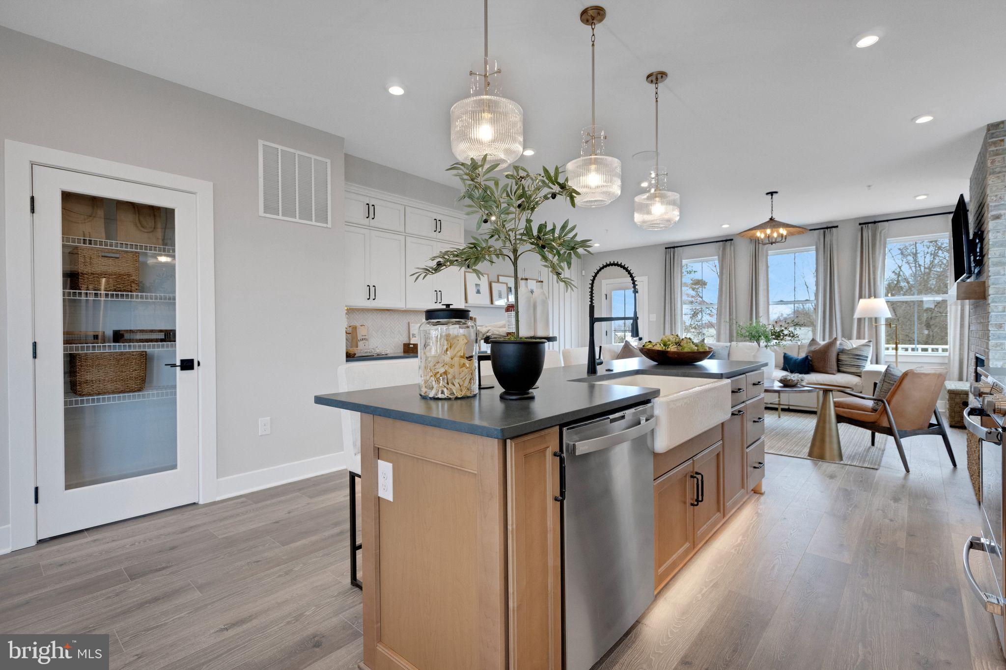 WESTVIEW SQUARE - Residential