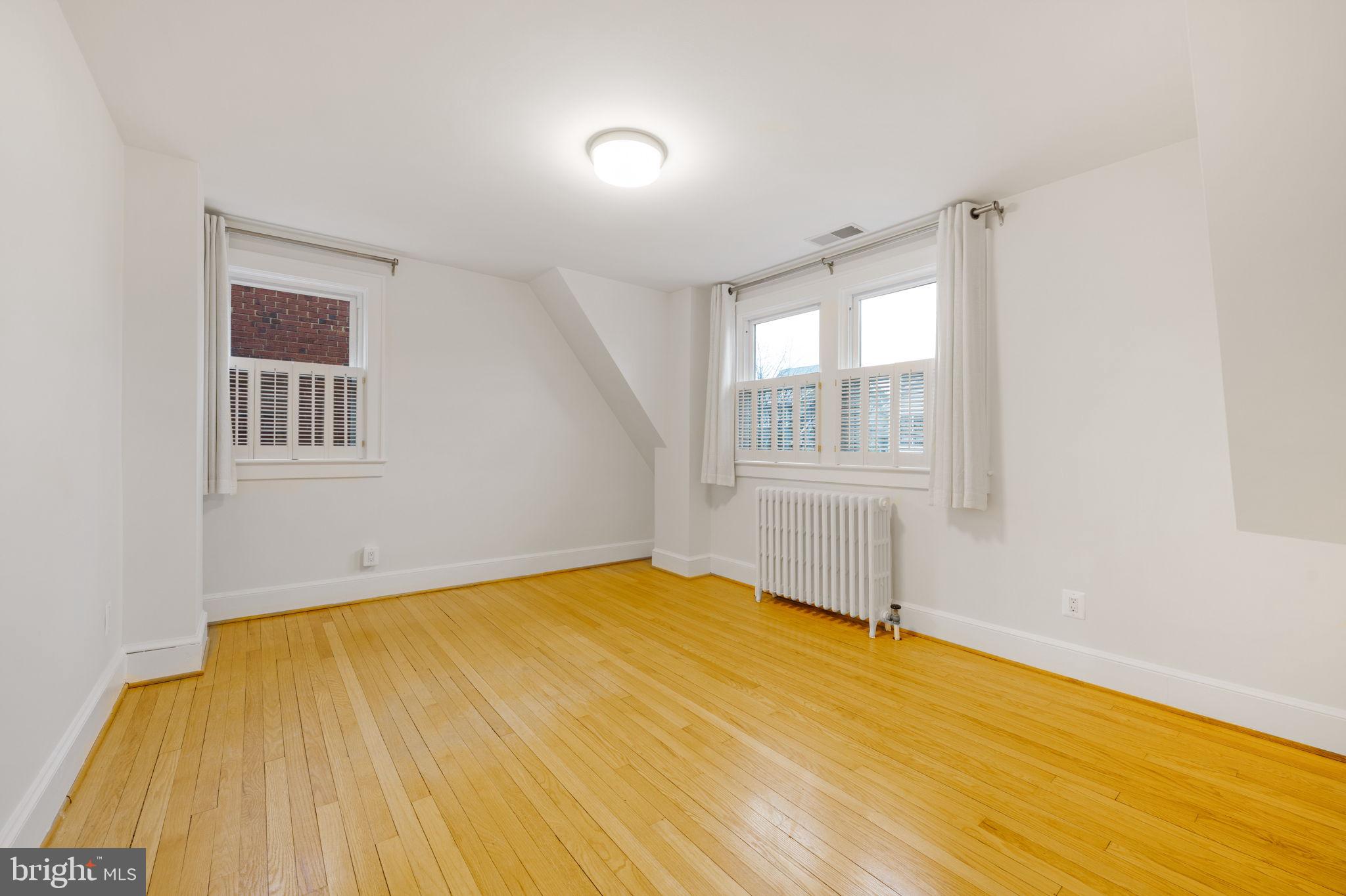 CLARENDON - Residential