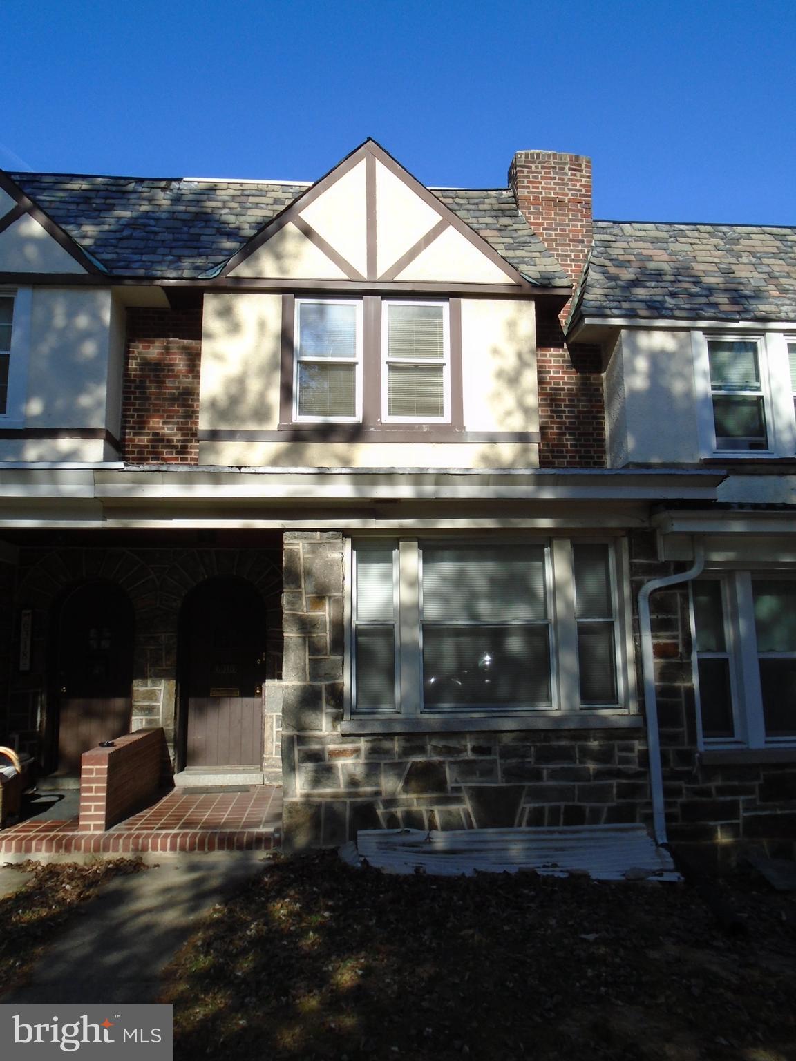 1 Bedroom, 1 Bathroom apartment on upper level of townhouse in Catonsville. Hardwood floors and ceramic tile. Washer and dryer in unit. Spacious eat in kitchen. Will consider your cat. No smoking