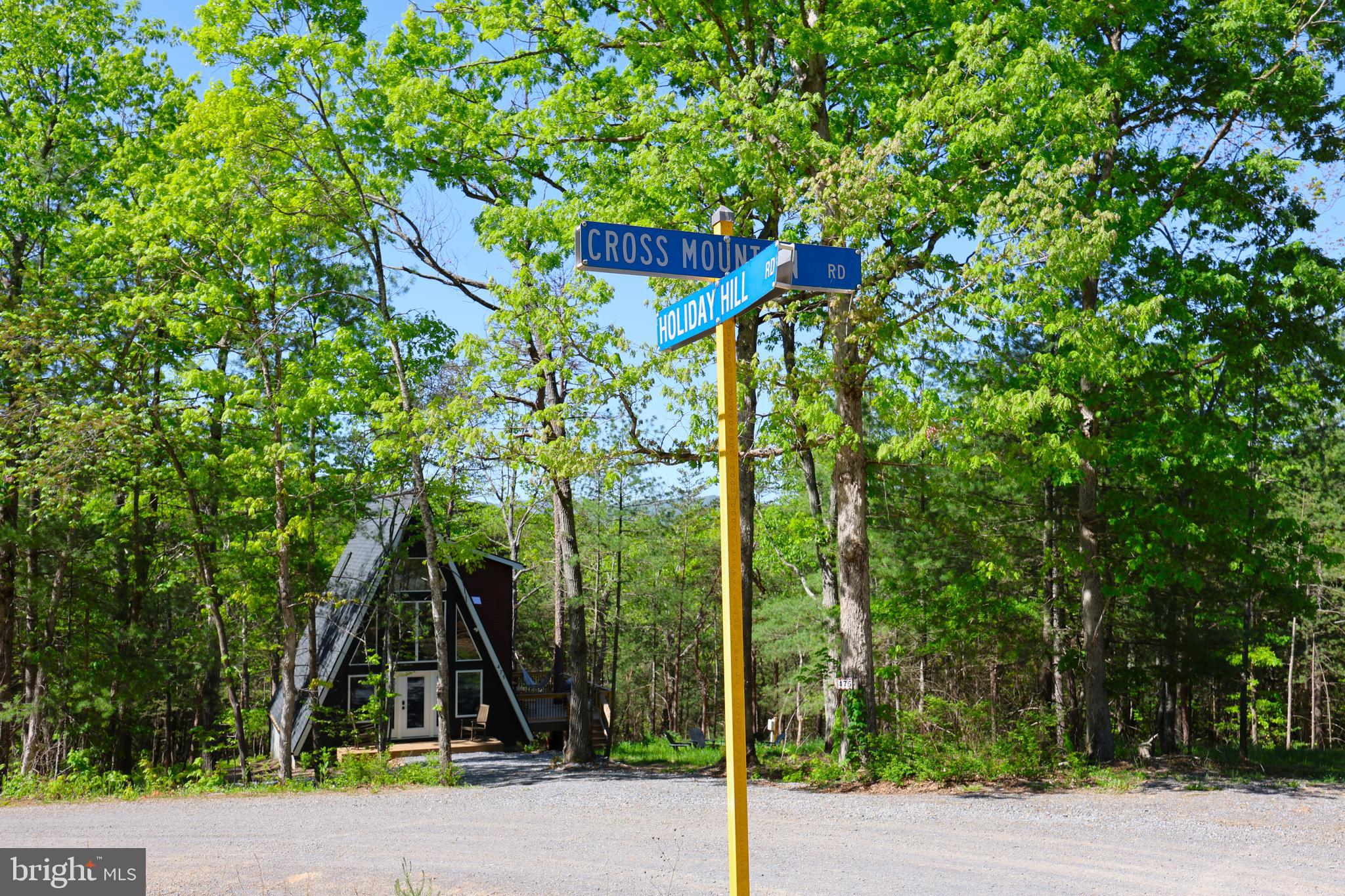 HOLIDAY HILL - Land