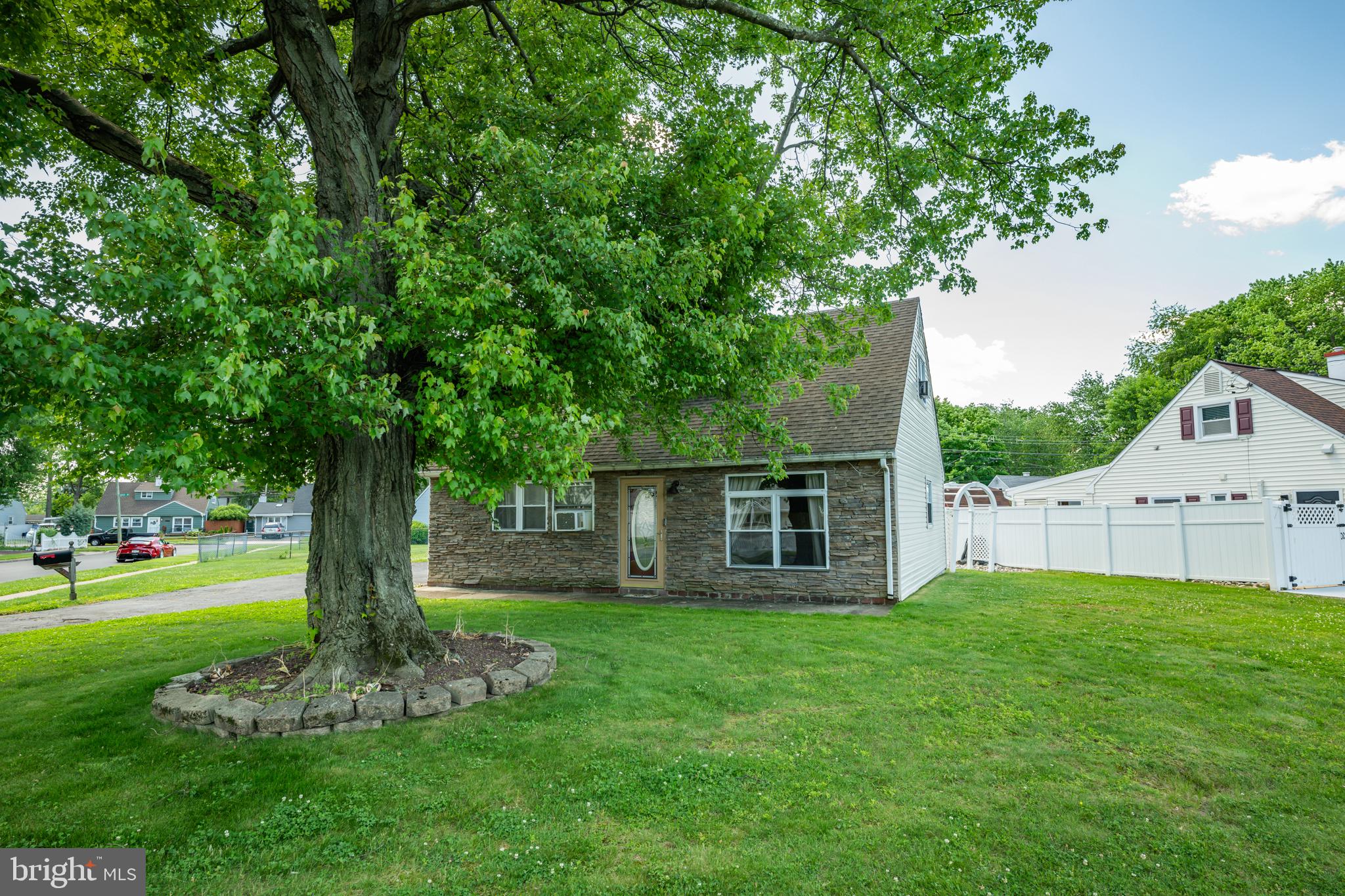 GARDEN VIEW - Residential