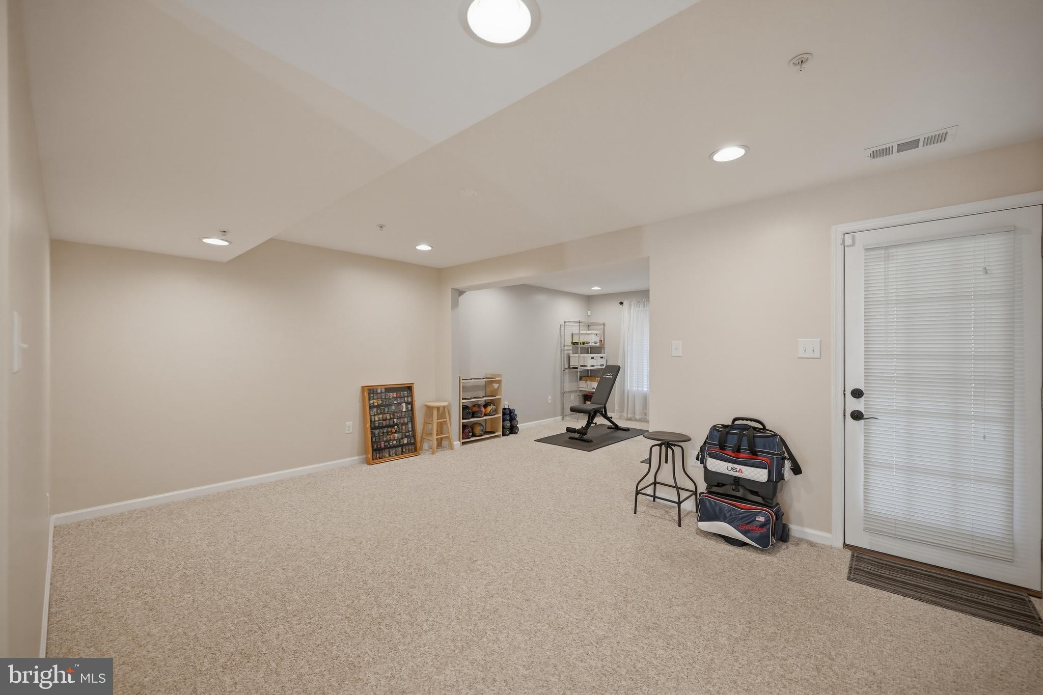 ROUND HILL - Residential