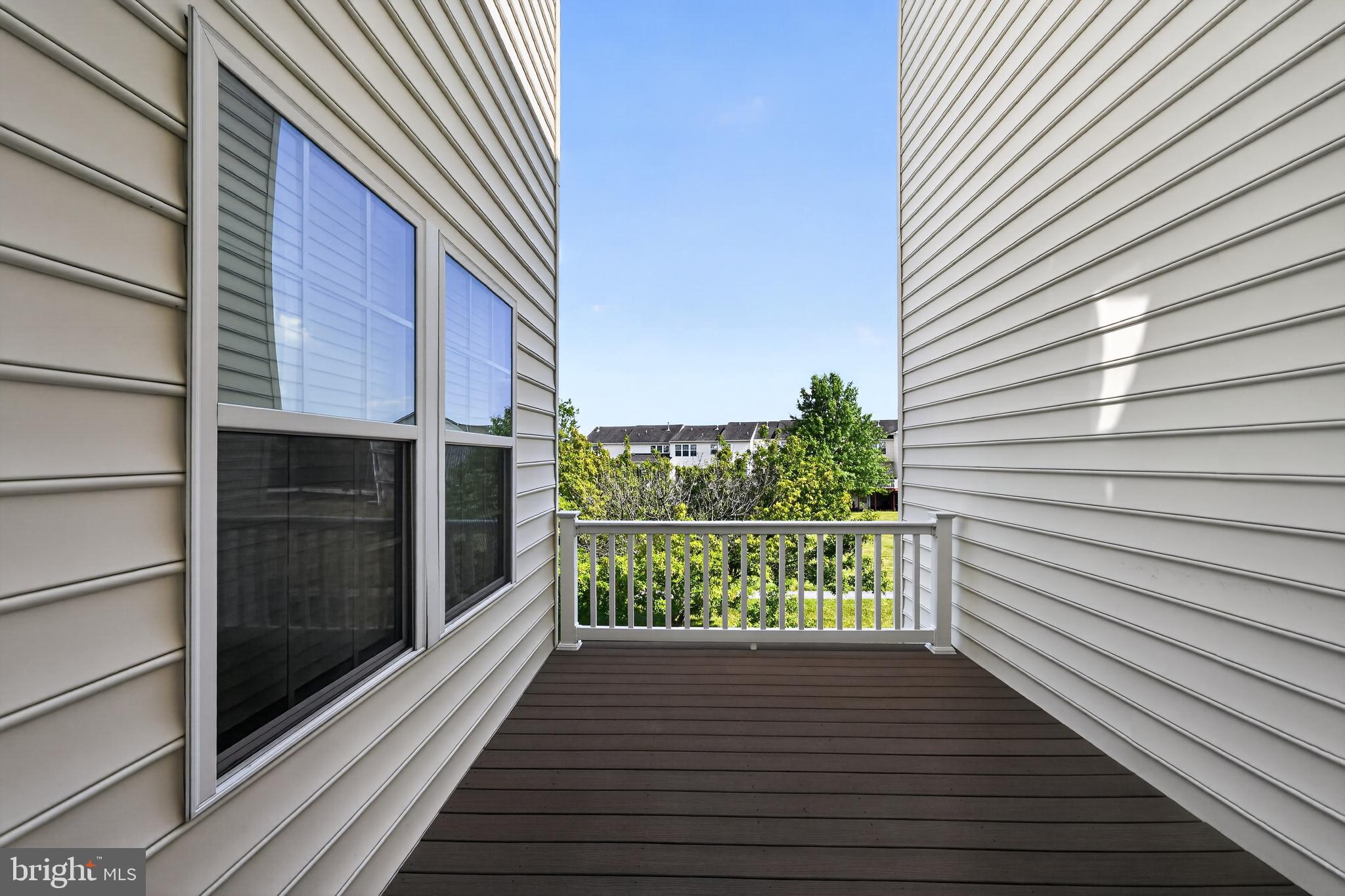 ROUND HILL - Residential