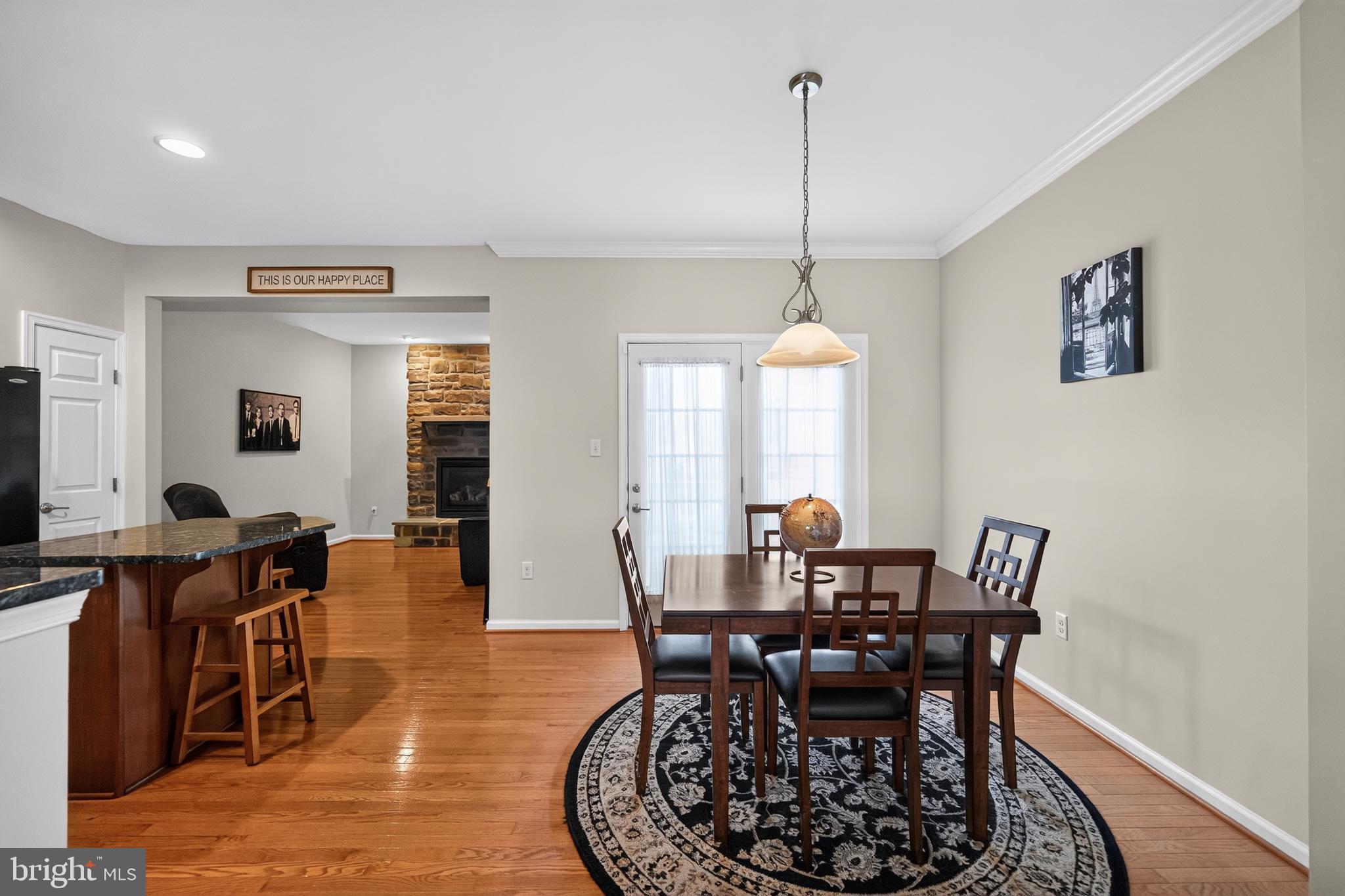 ROUND HILL - Residential