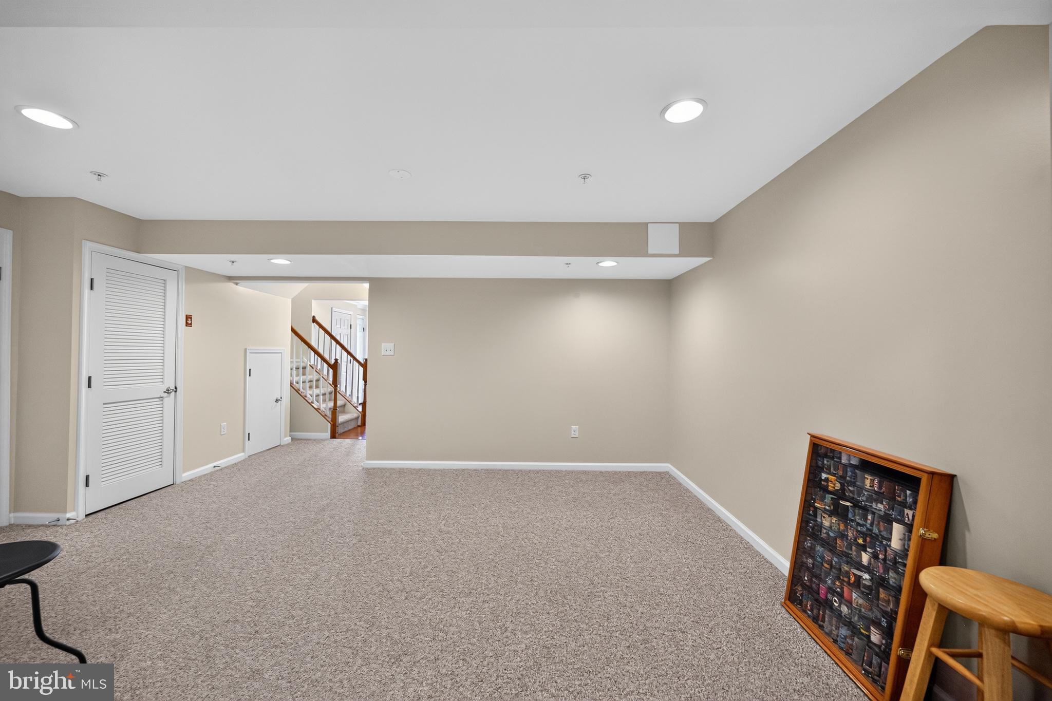 ROUND HILL - Residential