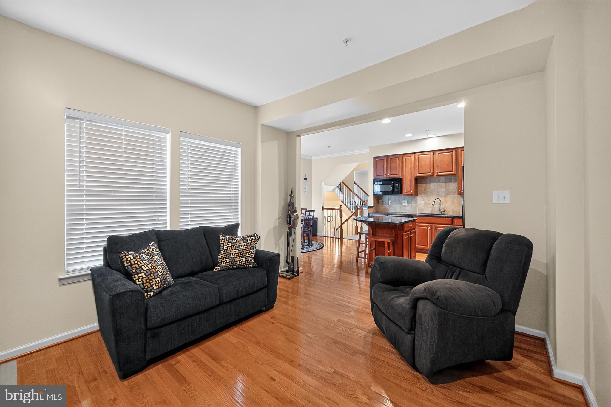 ROUND HILL - Residential