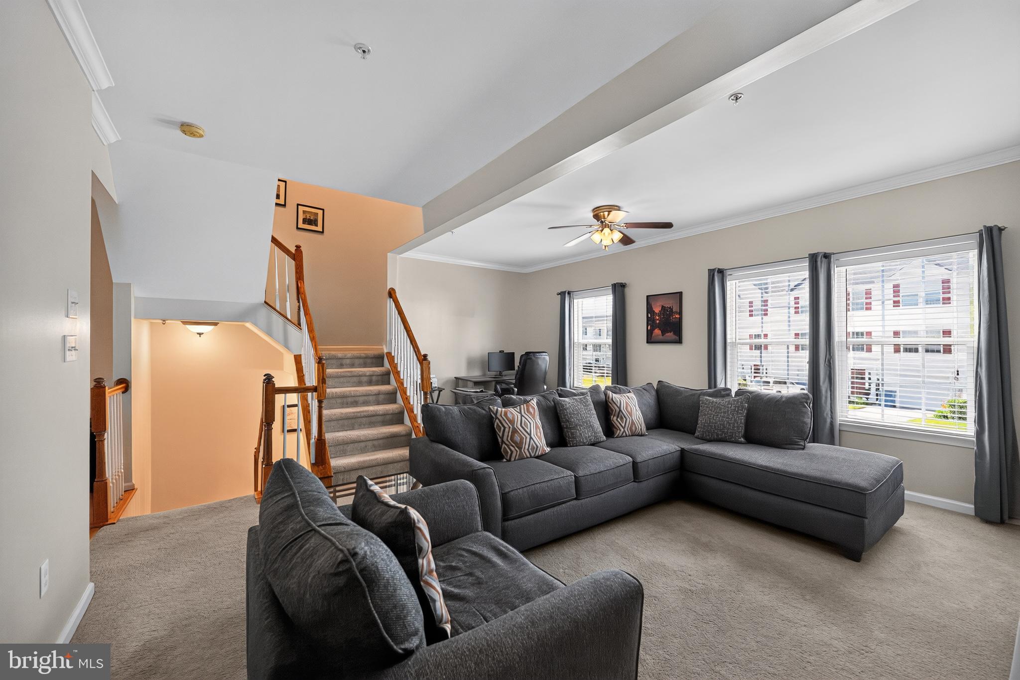 ROUND HILL - Residential