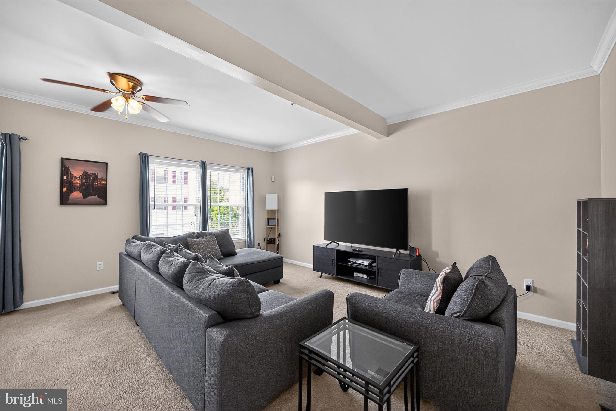 ROUND HILL - Residential