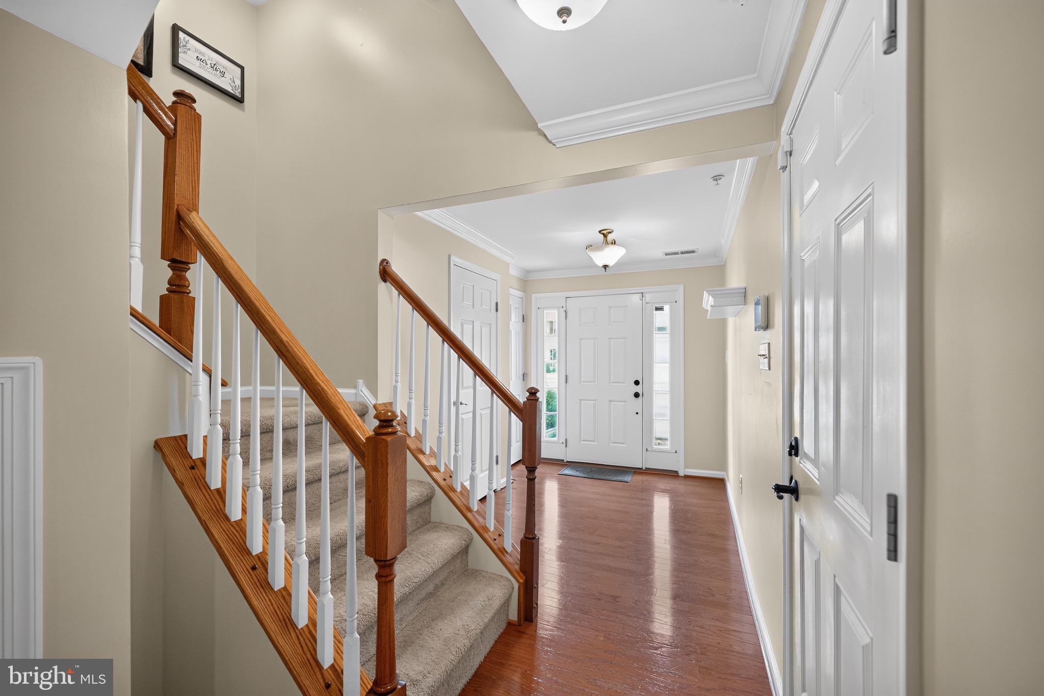 ROUND HILL - Residential