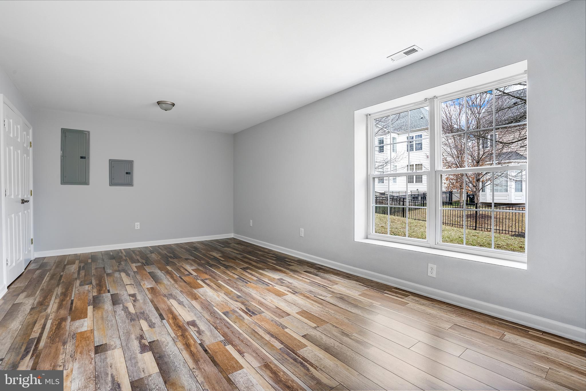 PIEDMONT MEWS - Residential
