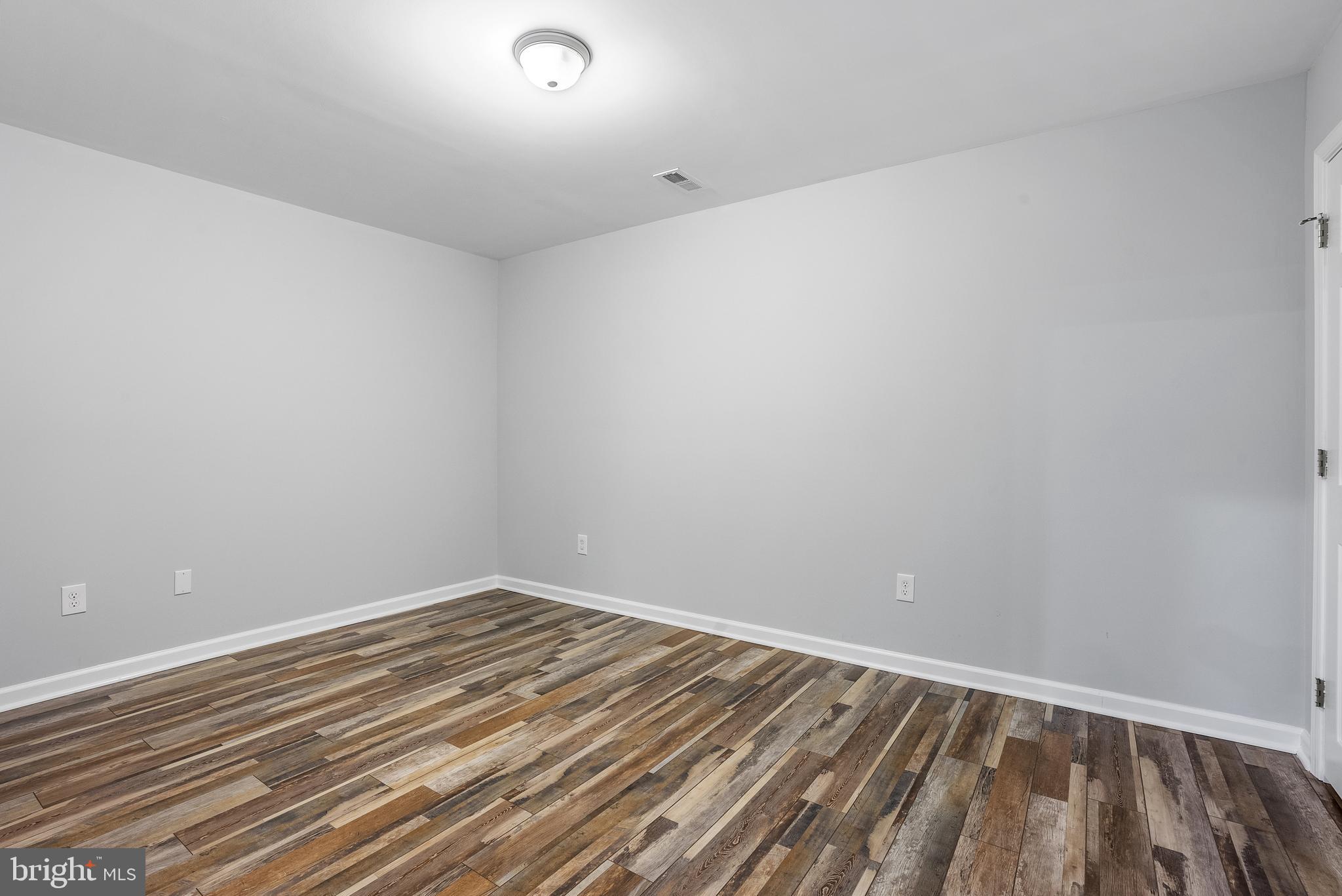 PIEDMONT MEWS - Residential