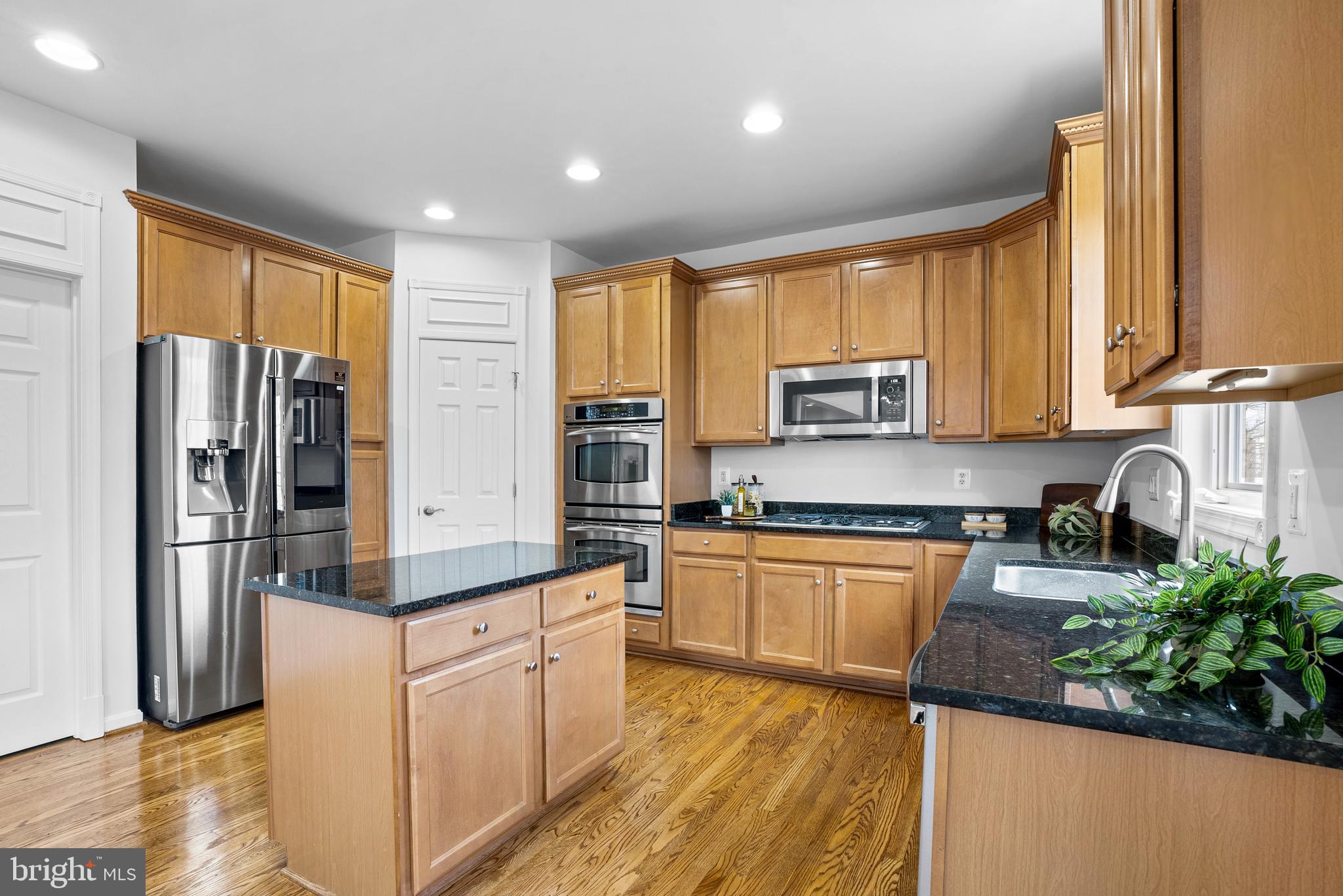 PIEDMONT MEWS - Residential