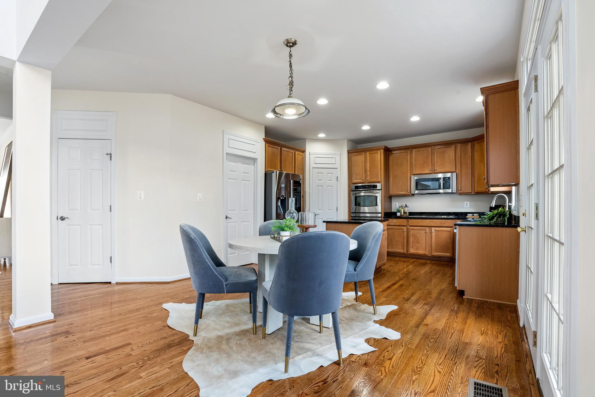 PIEDMONT MEWS - Residential