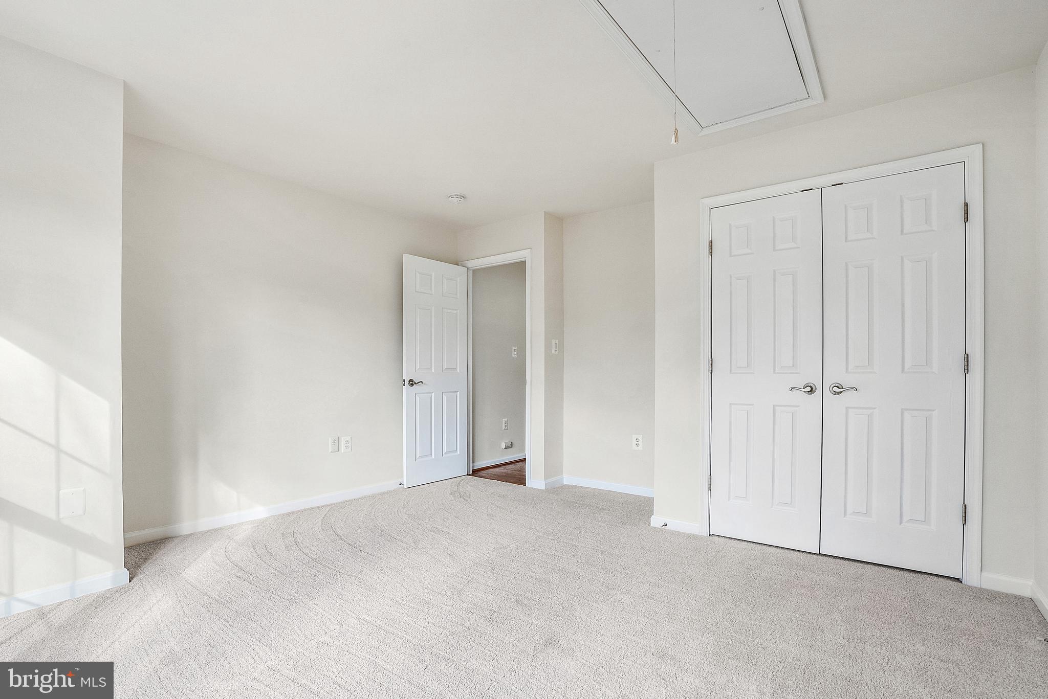 PIEDMONT MEWS - Residential
