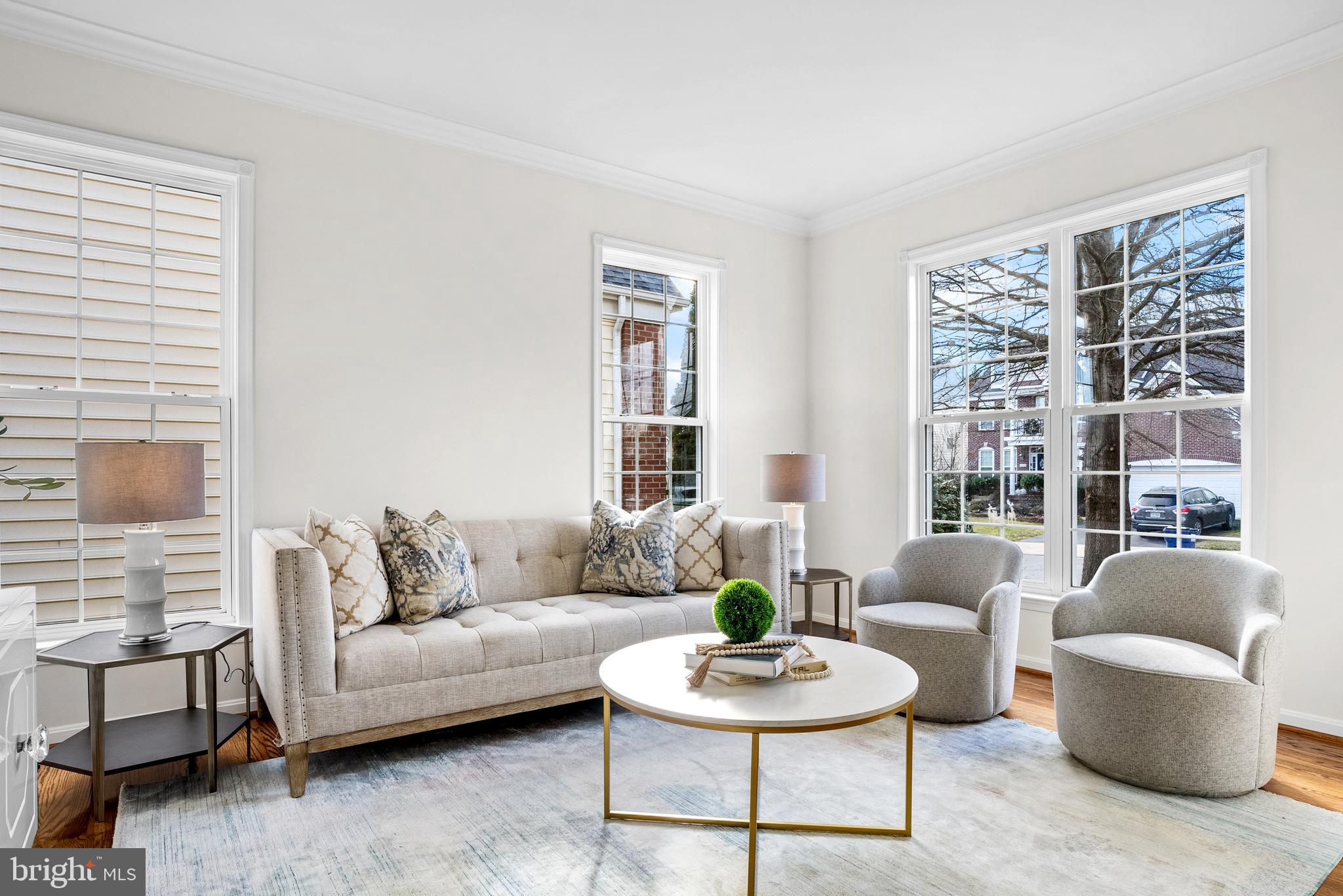 PIEDMONT MEWS - Residential