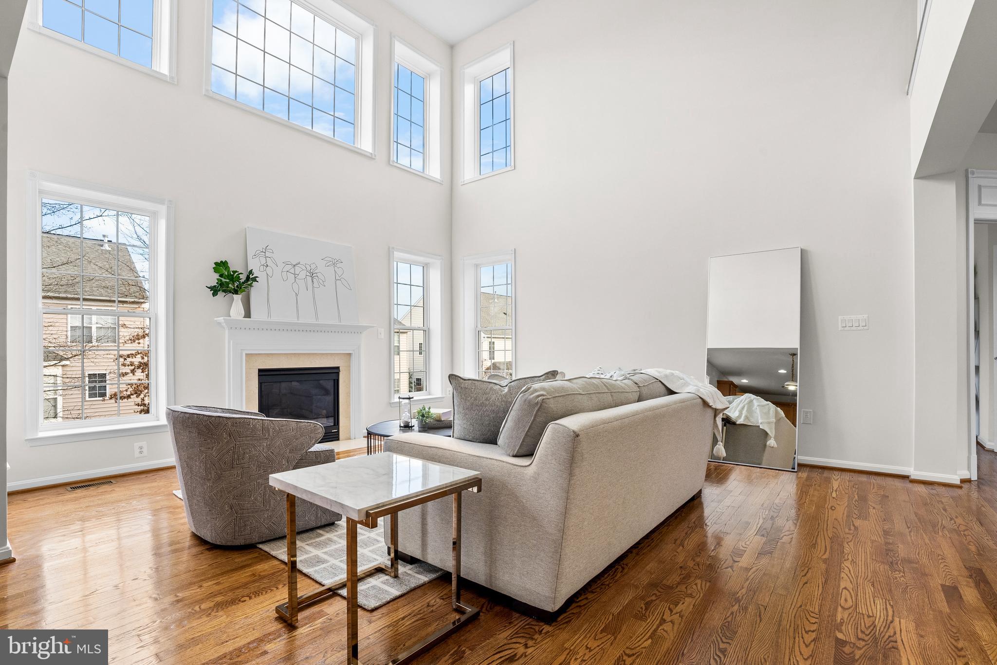 PIEDMONT MEWS - Residential