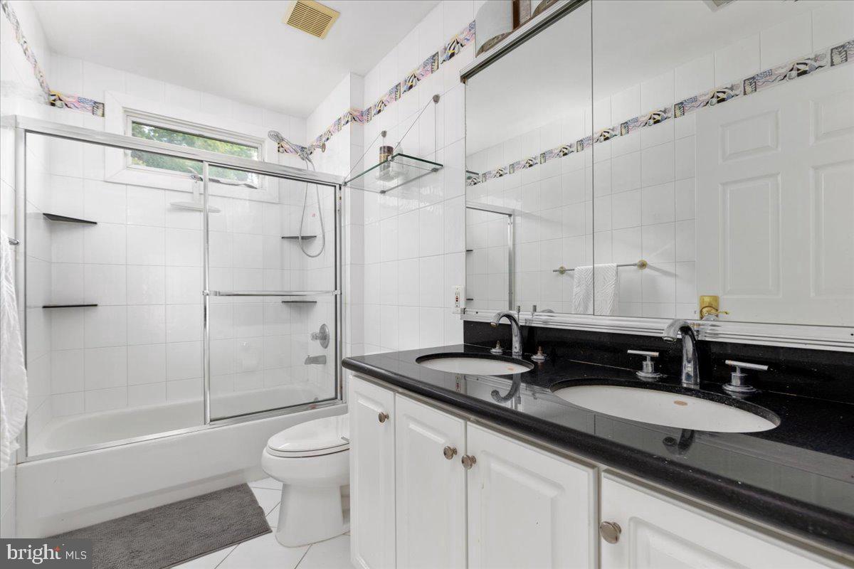 RIDGEGATE WOODS - Residential