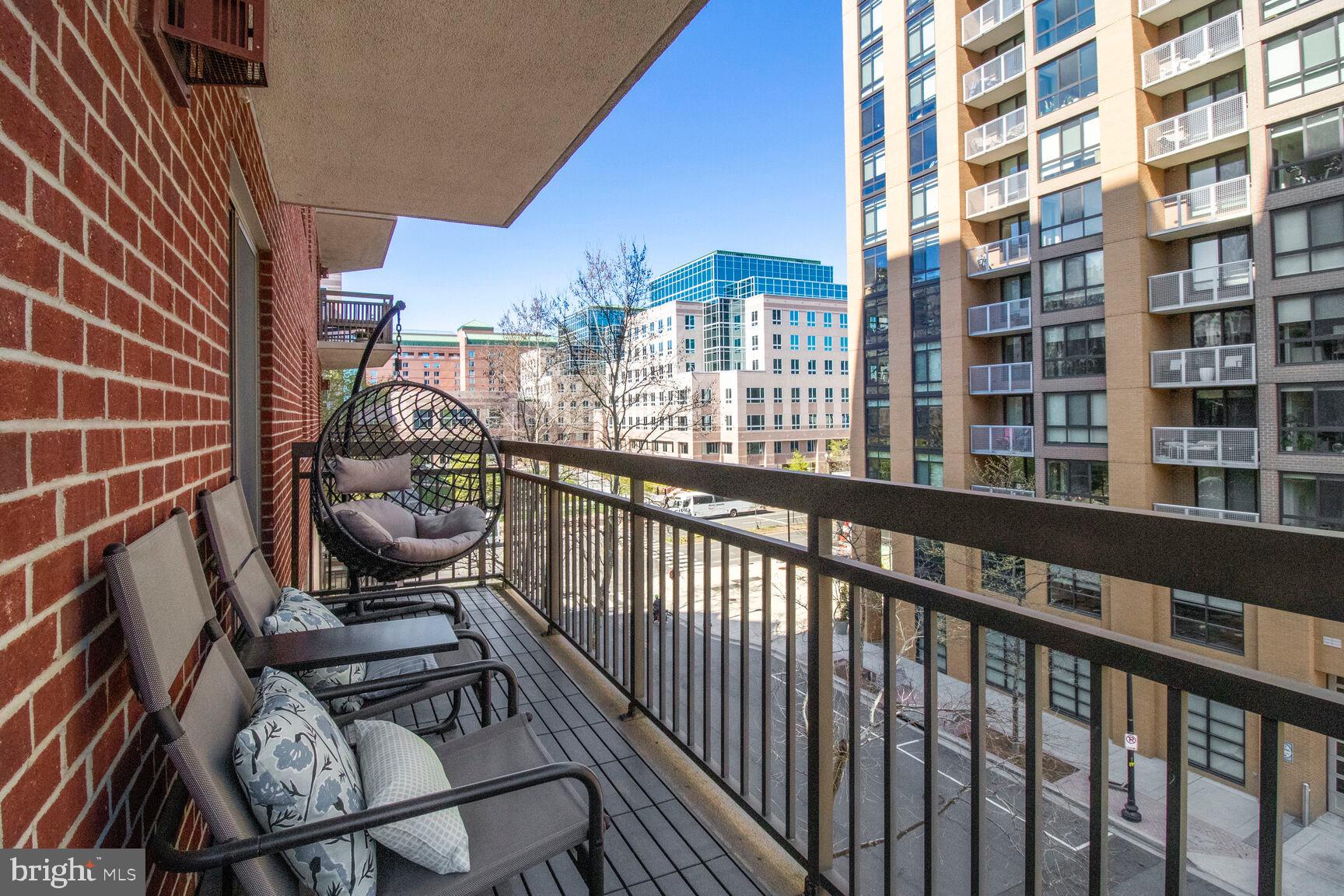 VIRGINIA SQUARE - Residential