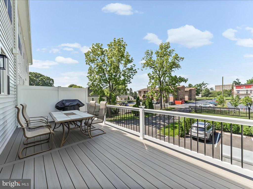 RIGGTOWN COMMONS - Residential
