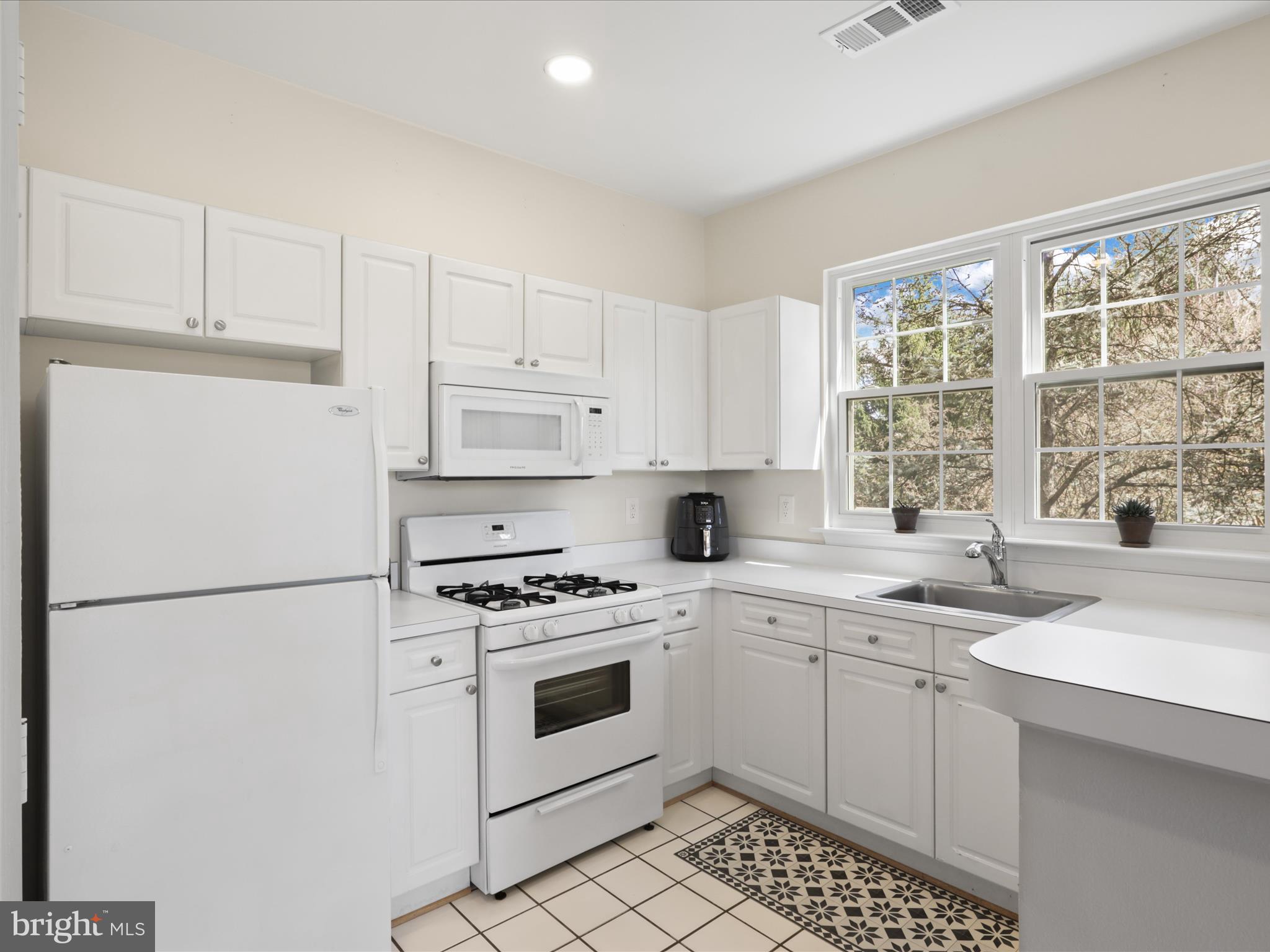 WORLDGATE CONDO - Residential