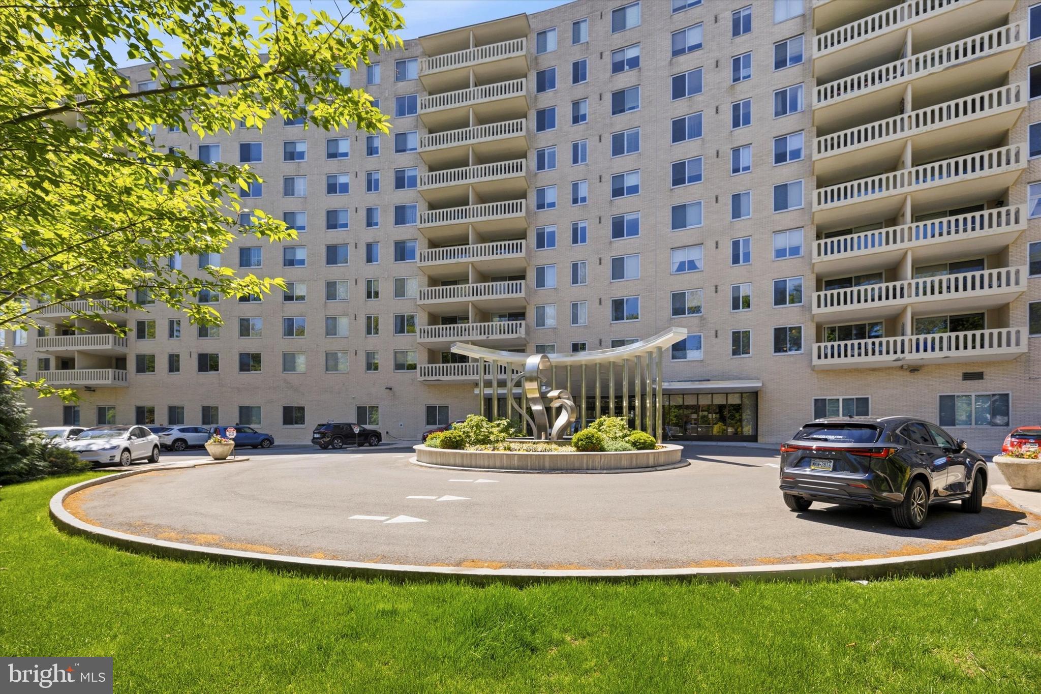 Welcome to this sun filled apartment with fabulous views from every room.  Gracious entry with a large coat closet.  Sweeping views from the very large living room with wonderful built-ins for extra storage. Beautiful large terrace off of the living room.   Attached dining area next to the large kitchen with a breakfast area and washer/dryer.  There are two very large bedrooms, the primary has an attached bathroom with stall shower and there is a walk in closet.  The second bedroom has excellent views and a generous closet.  The hall bath is convenient for your guests and the second bedroom.  There are ample closets through out this apartment.
There is a separate parking space indoors.  Basic cable is $85.00 per month which include: Digital Box, 3 Digital , Adapter, Basic, T.V.  with 3 HD TV Boxes, Internet & Modem.  There is a Ground Level Locker . The HVAC was replaced in 2018.  The capital contribution ( one time fee) is $6,483.00 (three month Maintenance Fee)  The monthly fee breakdown: $2,161.00  Maintenance, $160.00 Garage, $85.00 Cable fee  Total: $2,406.00.  191 is a full service building  with top-notch amenities including 24-hour security, valet parking, doorman, & porters, concierge, pool, tennis court , library, health club for a fee and public transportation.  It is close to shopping and dining.  Come see this large 2 bedroom. The owner is a licensed PA. realtor.