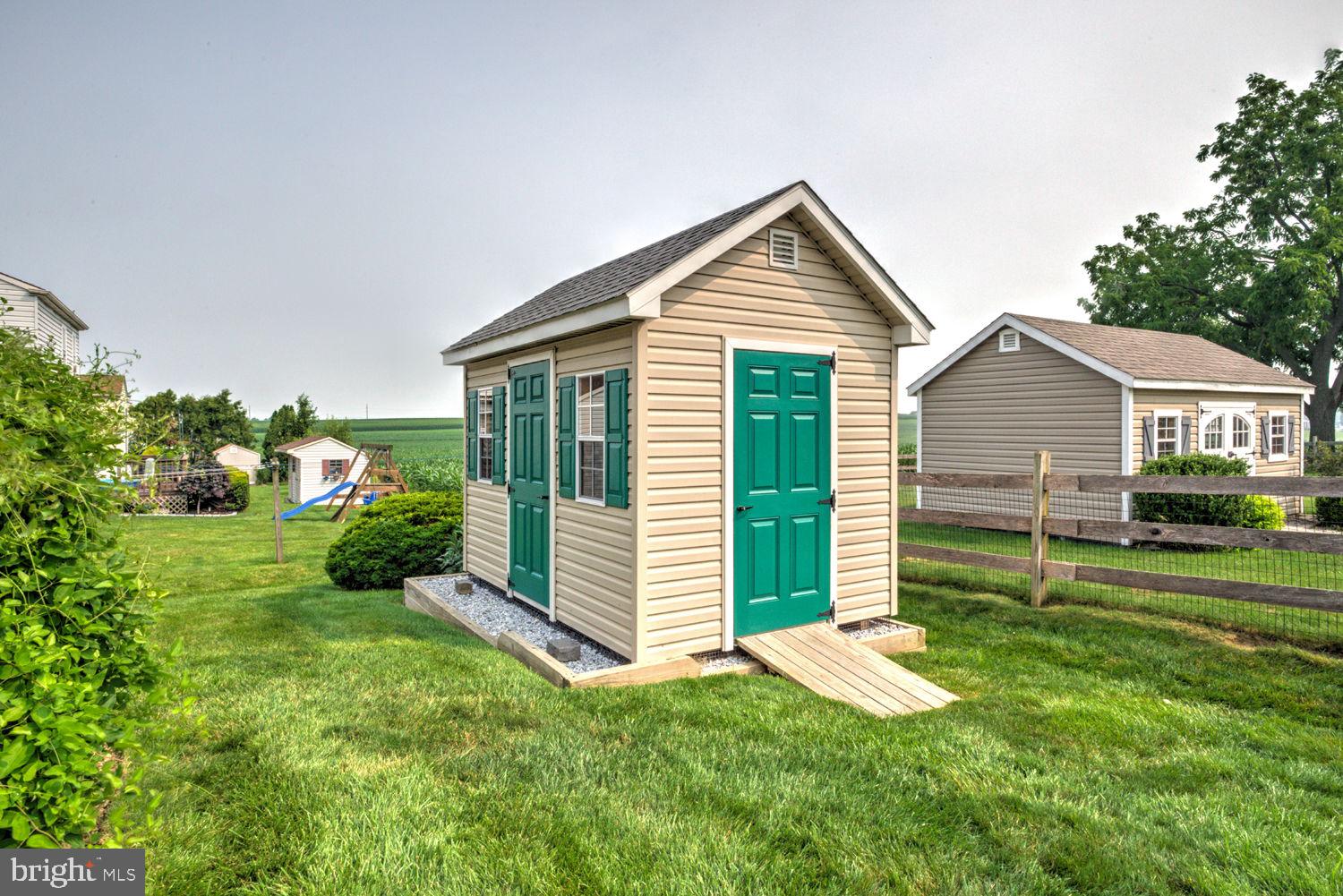 NEW HOLLAND BOROUGH - Residential
