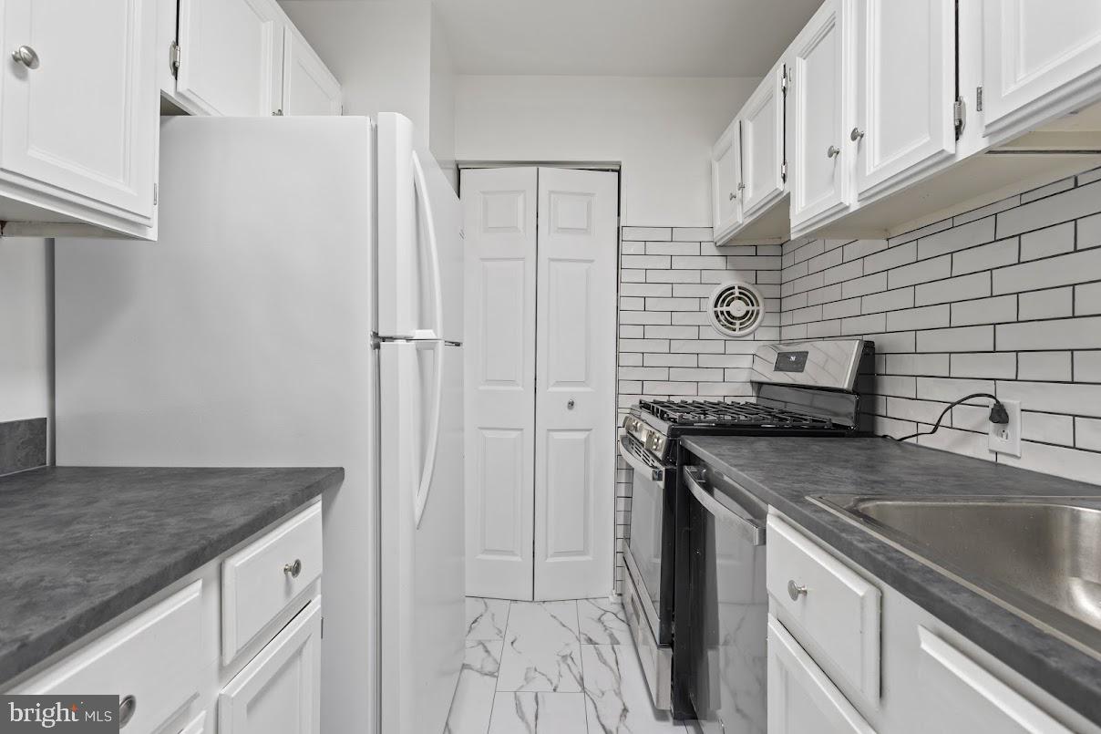 TIMBERLANE VILLAGE GARDEN CONDOMINIUMS - Residential