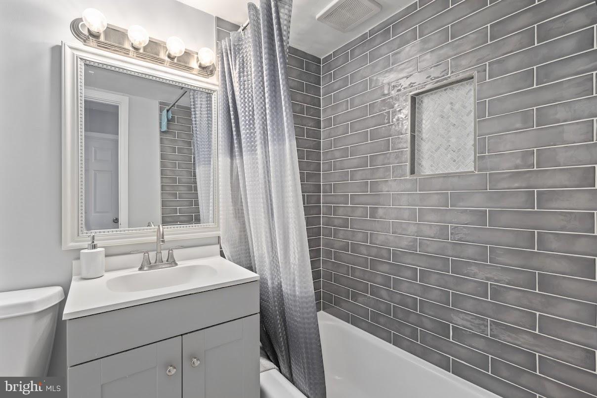 TIMBERLANE VILLAGE GARDEN CONDOMINIUMS - Residential