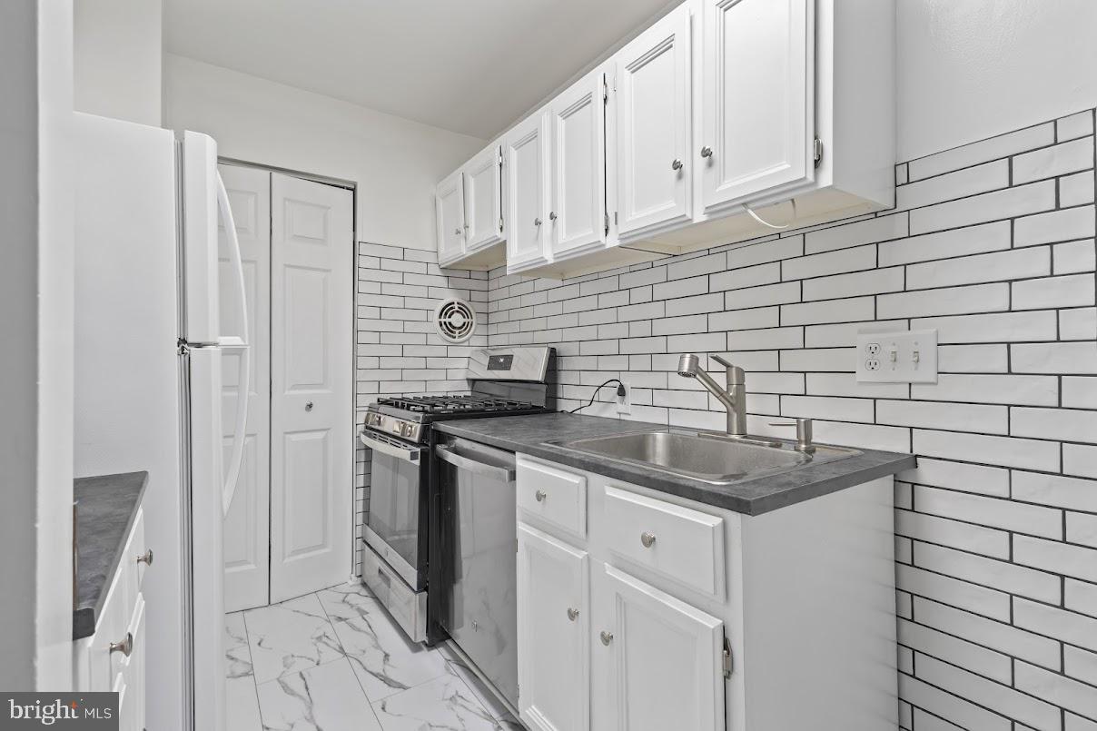 TIMBERLANE VILLAGE GARDEN CONDOMINIUMS - Residential