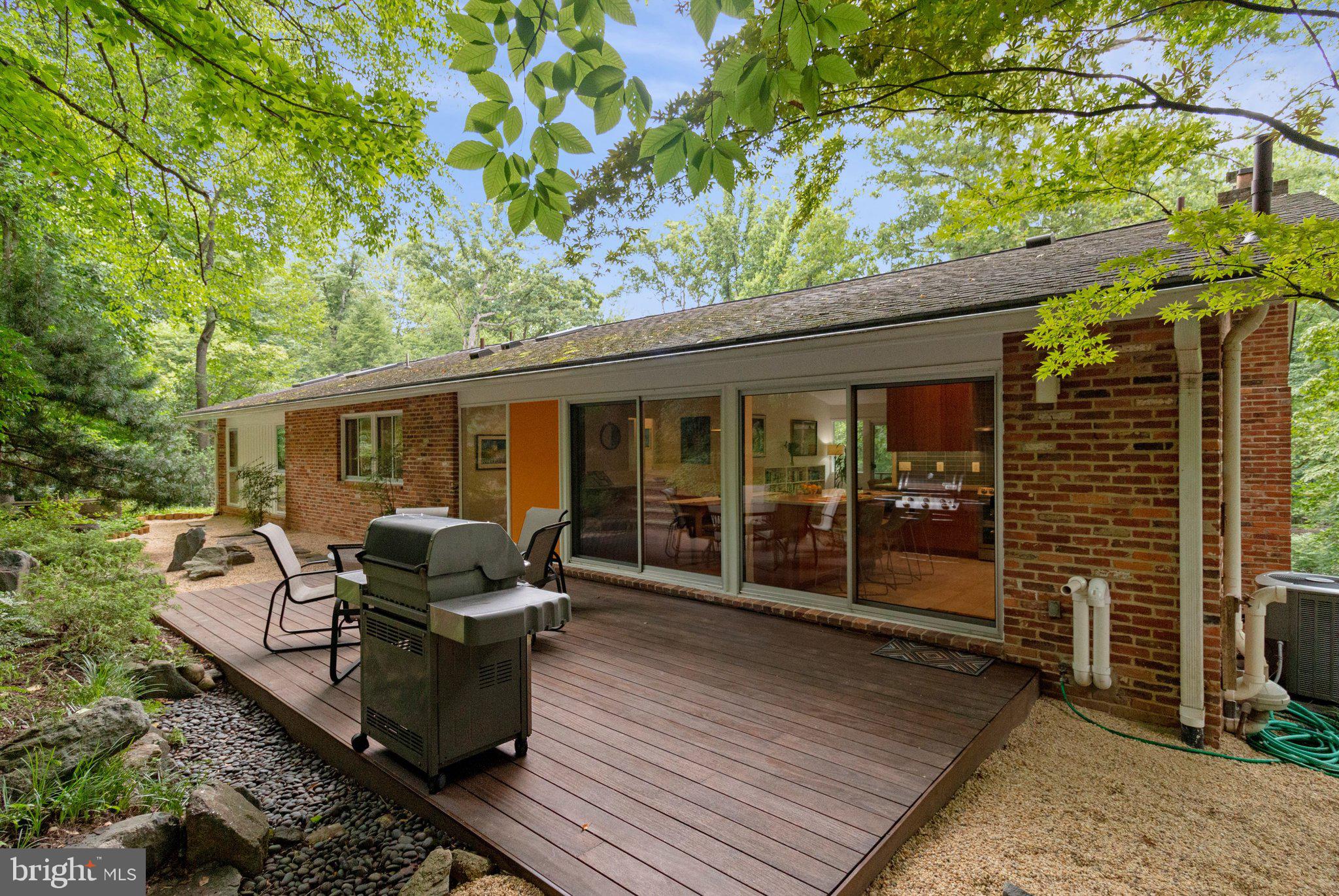 CARDEROCK SPRINGS - Residential