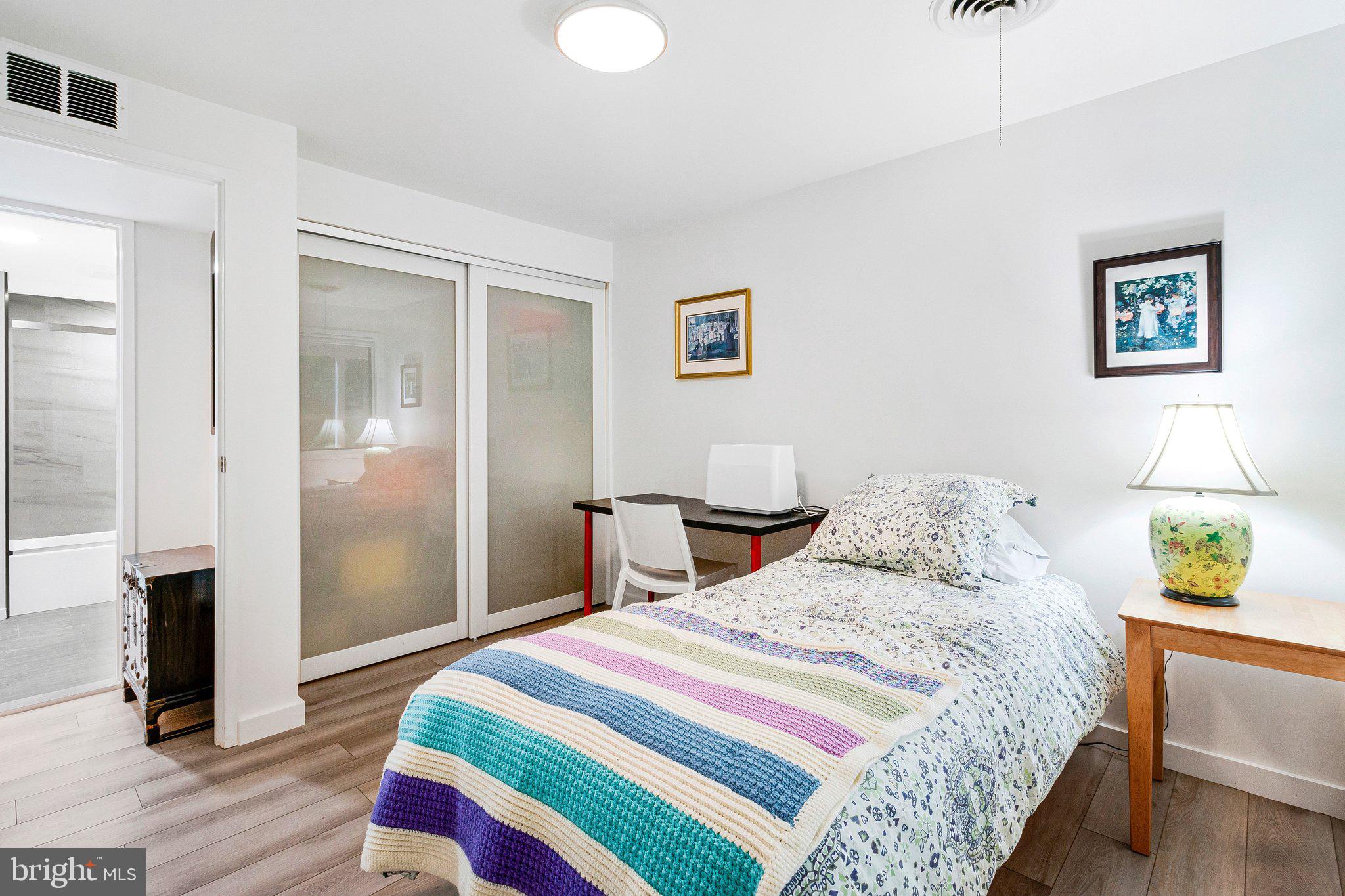 CARDEROCK SPRINGS - Residential