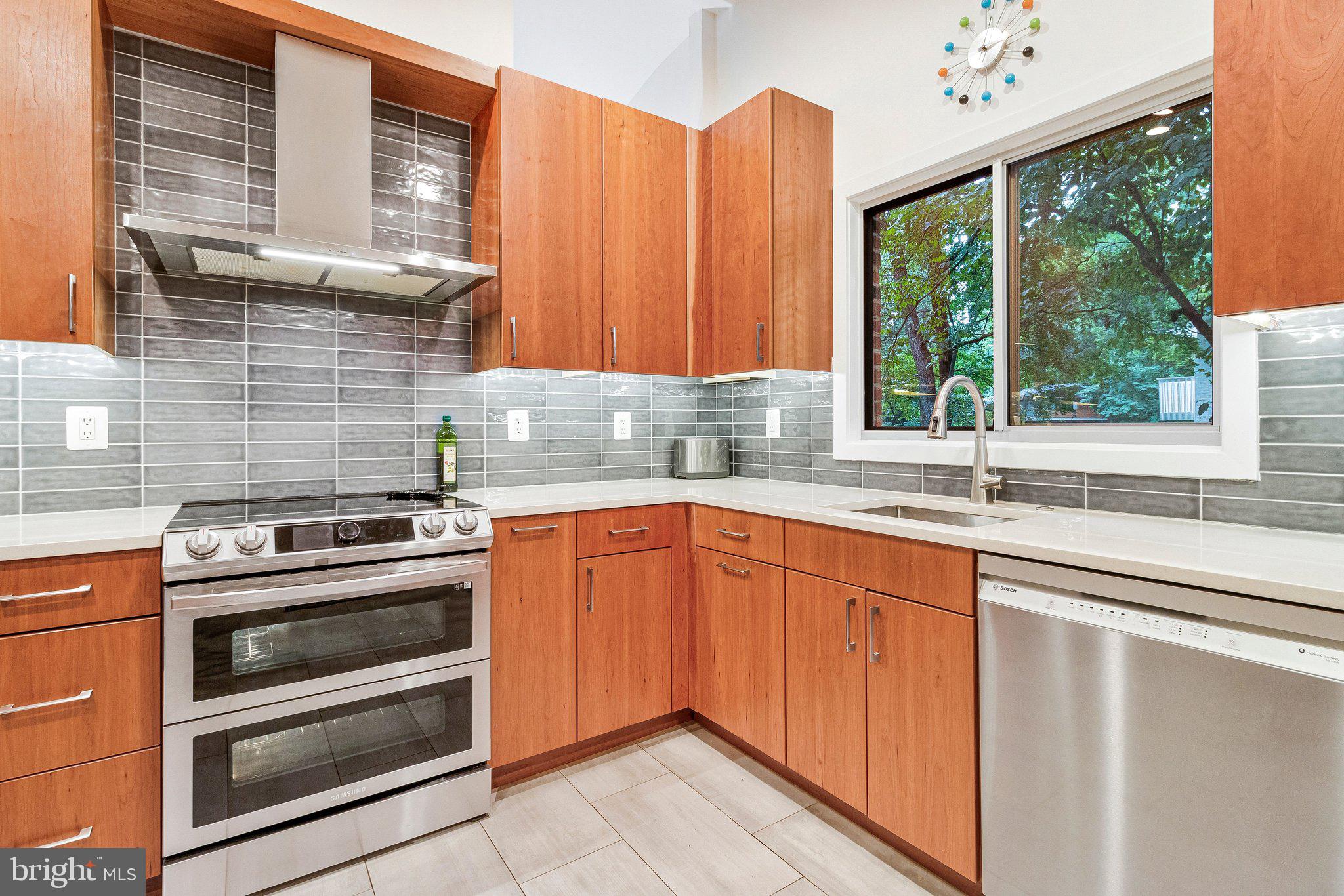 CARDEROCK SPRINGS - Residential