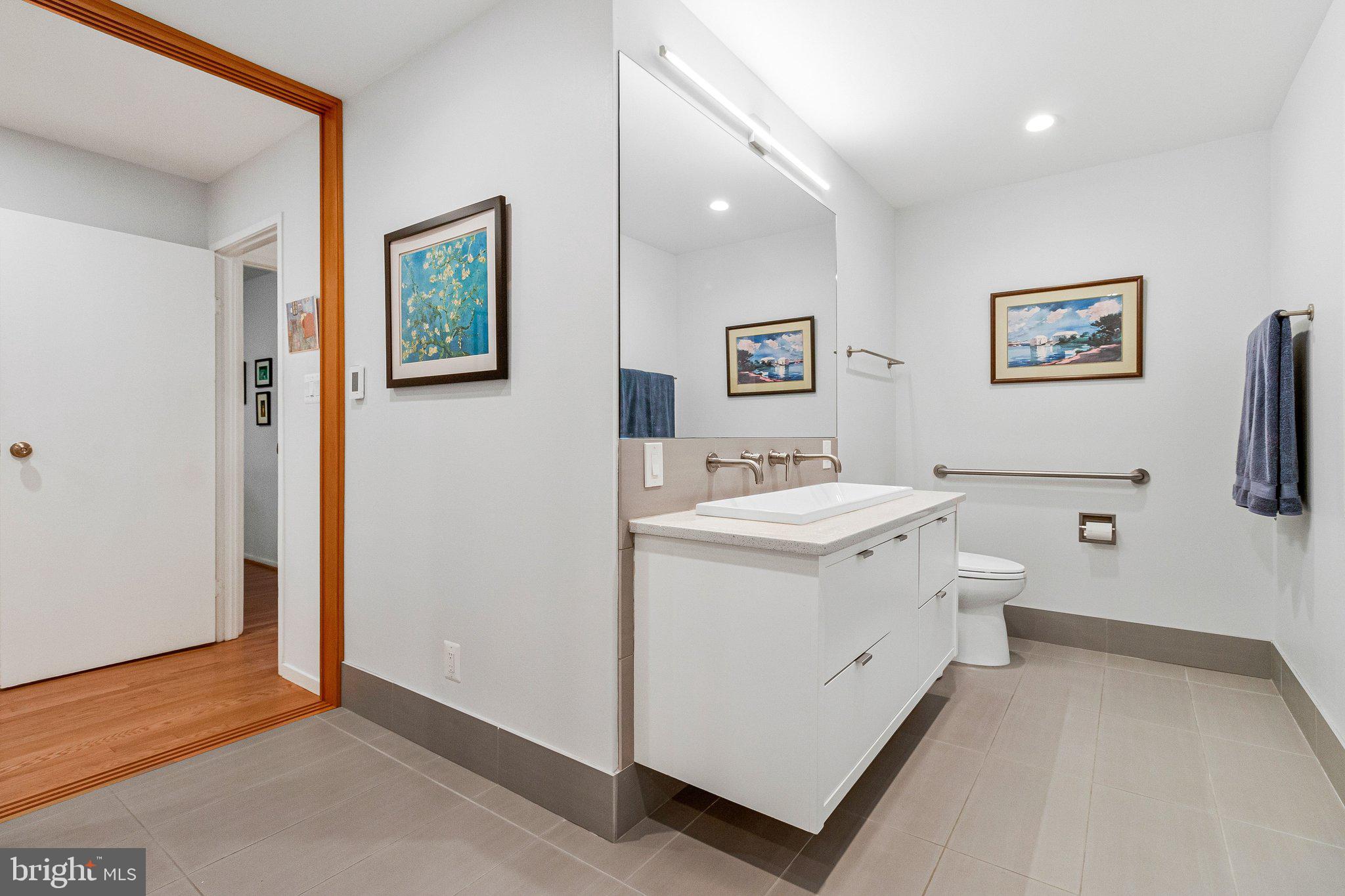 CARDEROCK SPRINGS - Residential