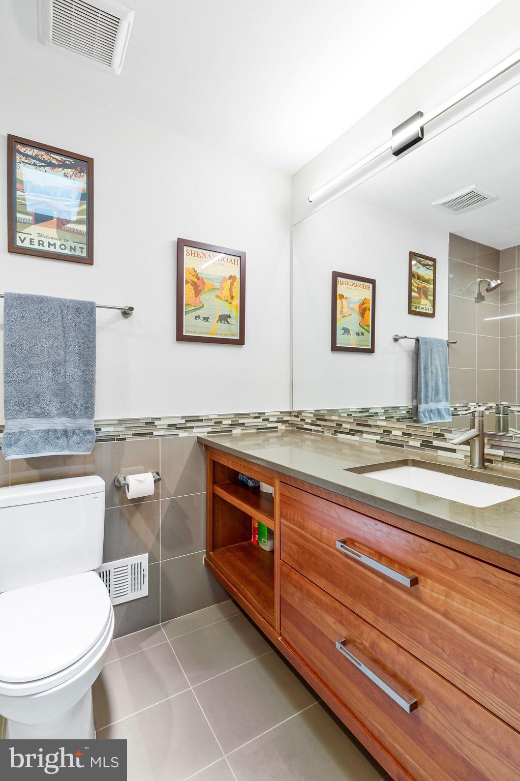 CARDEROCK SPRINGS - Residential