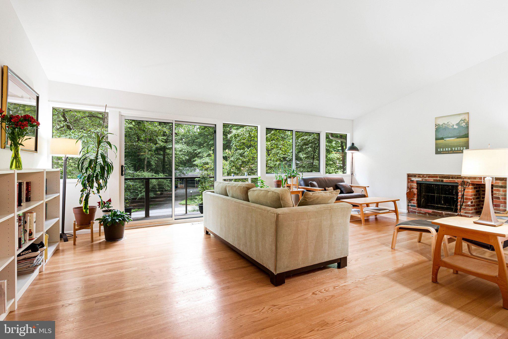 CARDEROCK SPRINGS - Residential