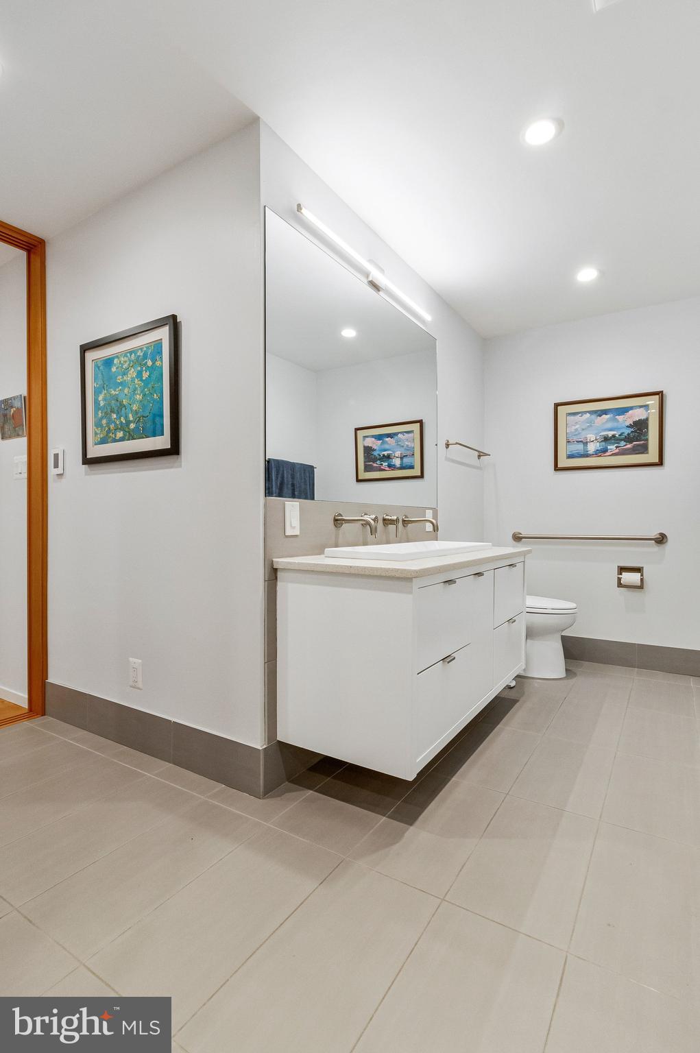 CARDEROCK SPRINGS - Residential