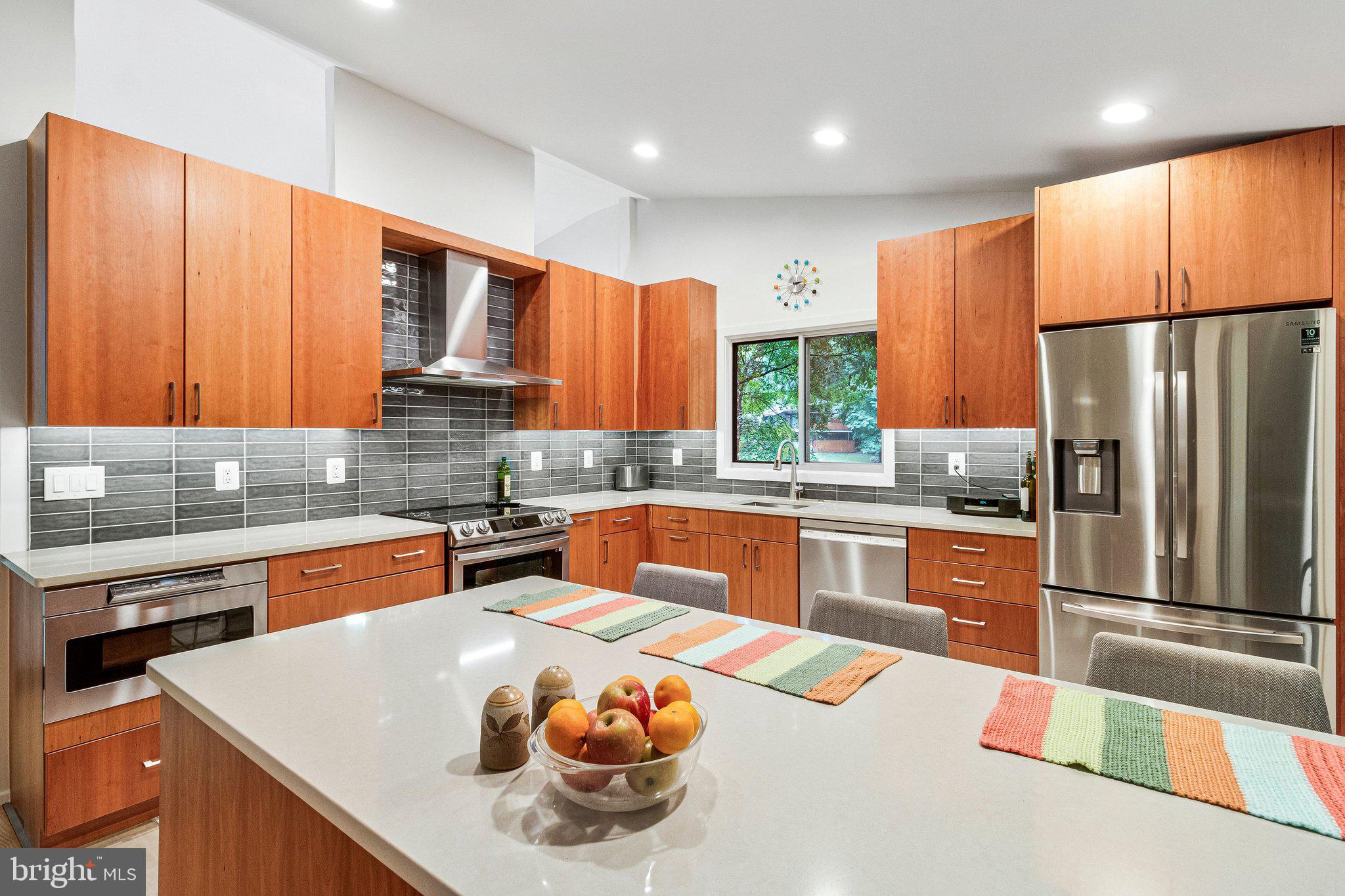 CARDEROCK SPRINGS - Residential
