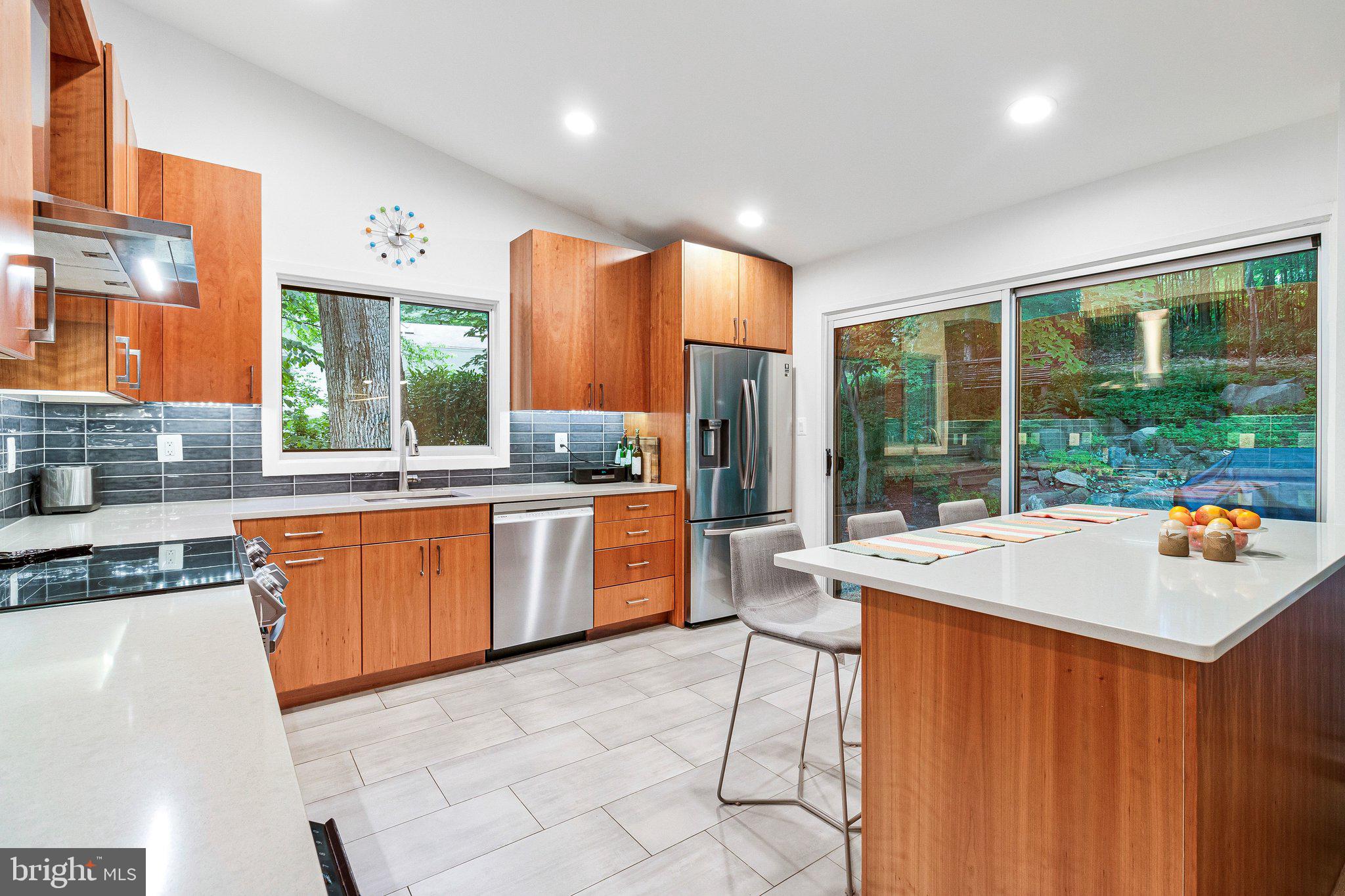 CARDEROCK SPRINGS - Residential