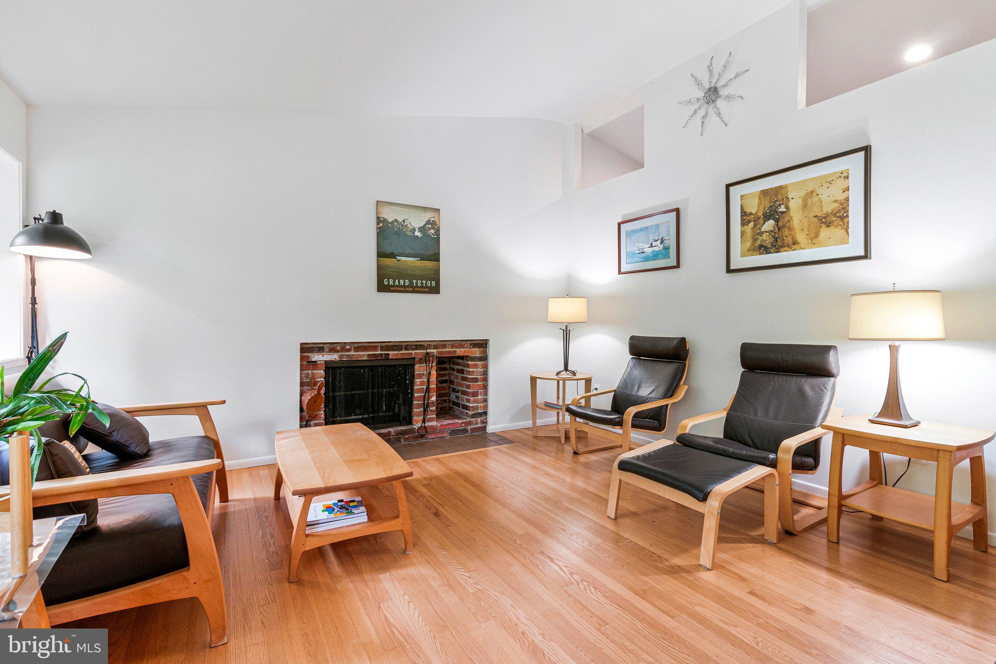 CARDEROCK SPRINGS - Residential