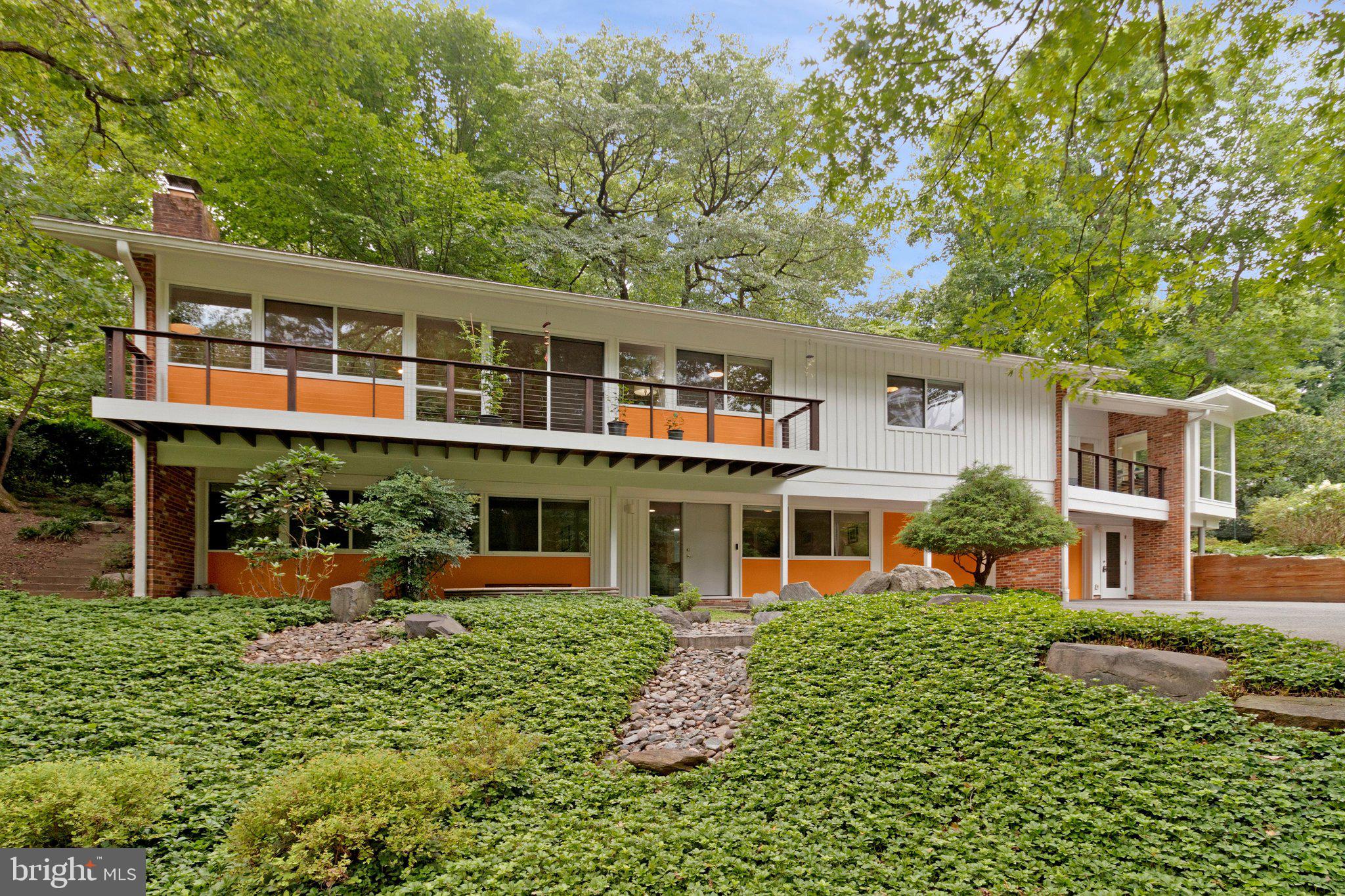 CARDEROCK SPRINGS - Residential