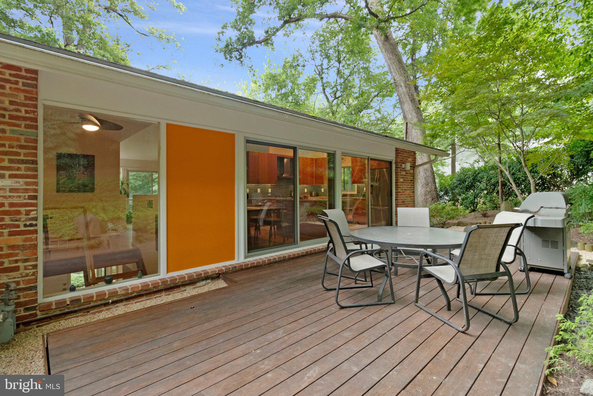 CARDEROCK SPRINGS - Residential
