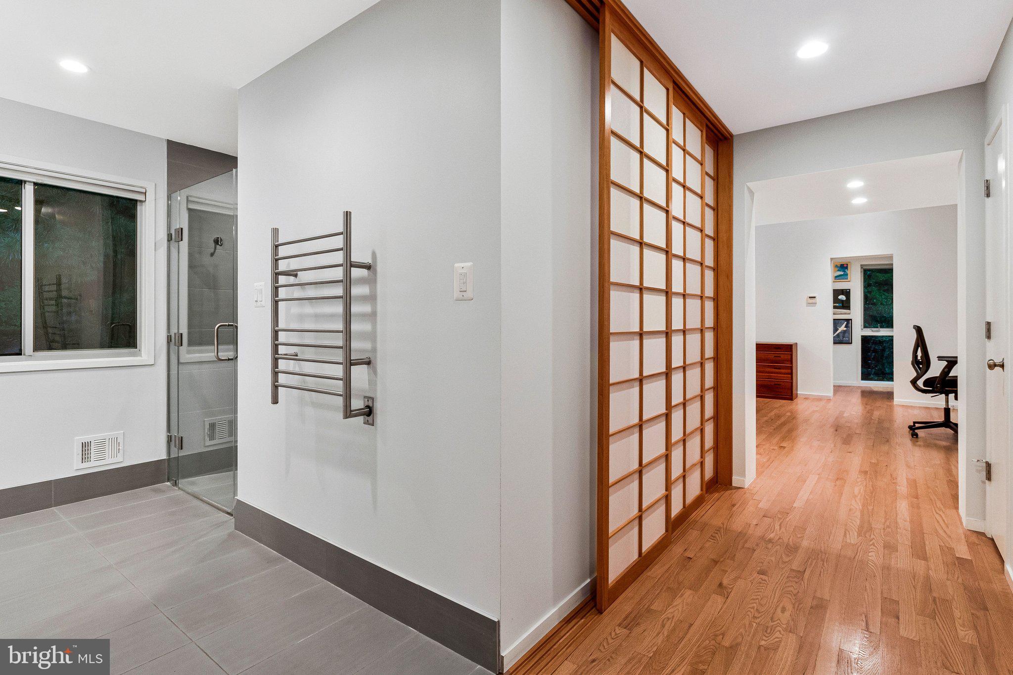CARDEROCK SPRINGS - Residential