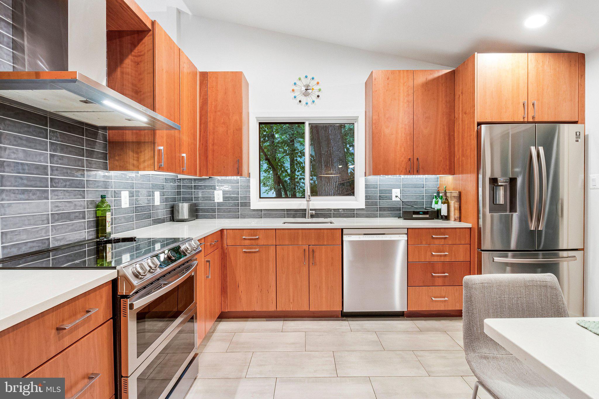 CARDEROCK SPRINGS - Residential