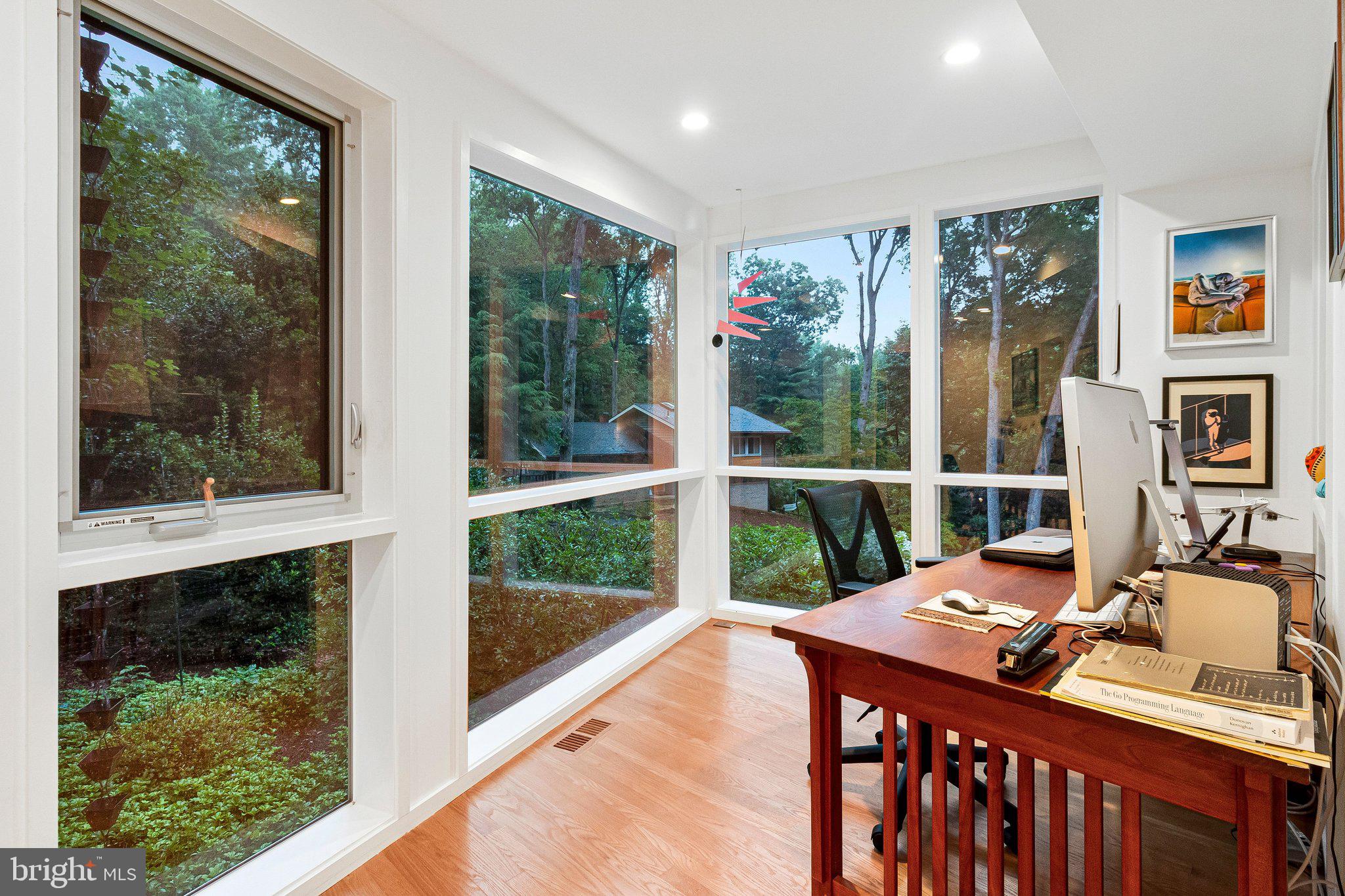 CARDEROCK SPRINGS - Residential