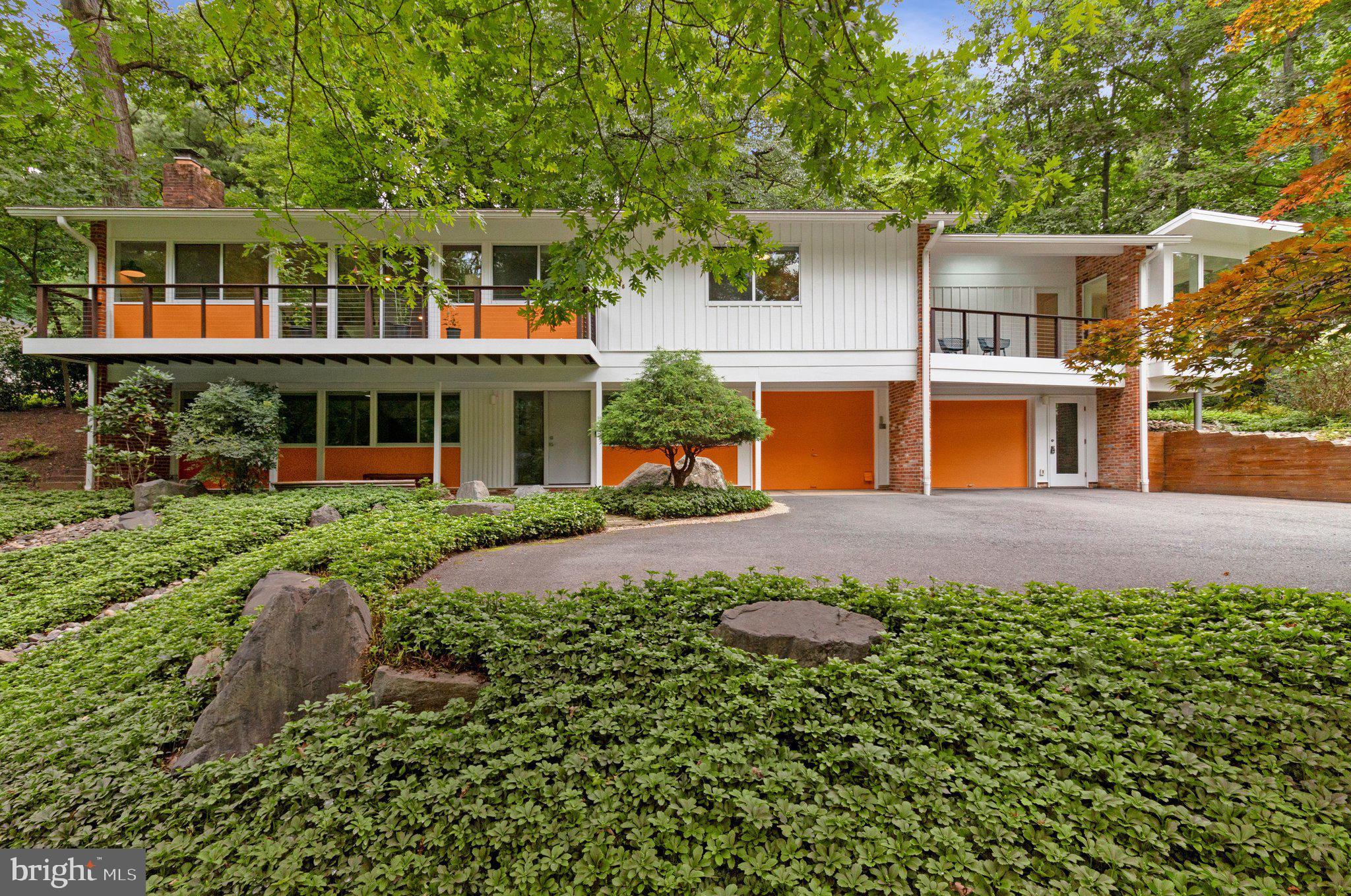 CARDEROCK SPRINGS - Residential