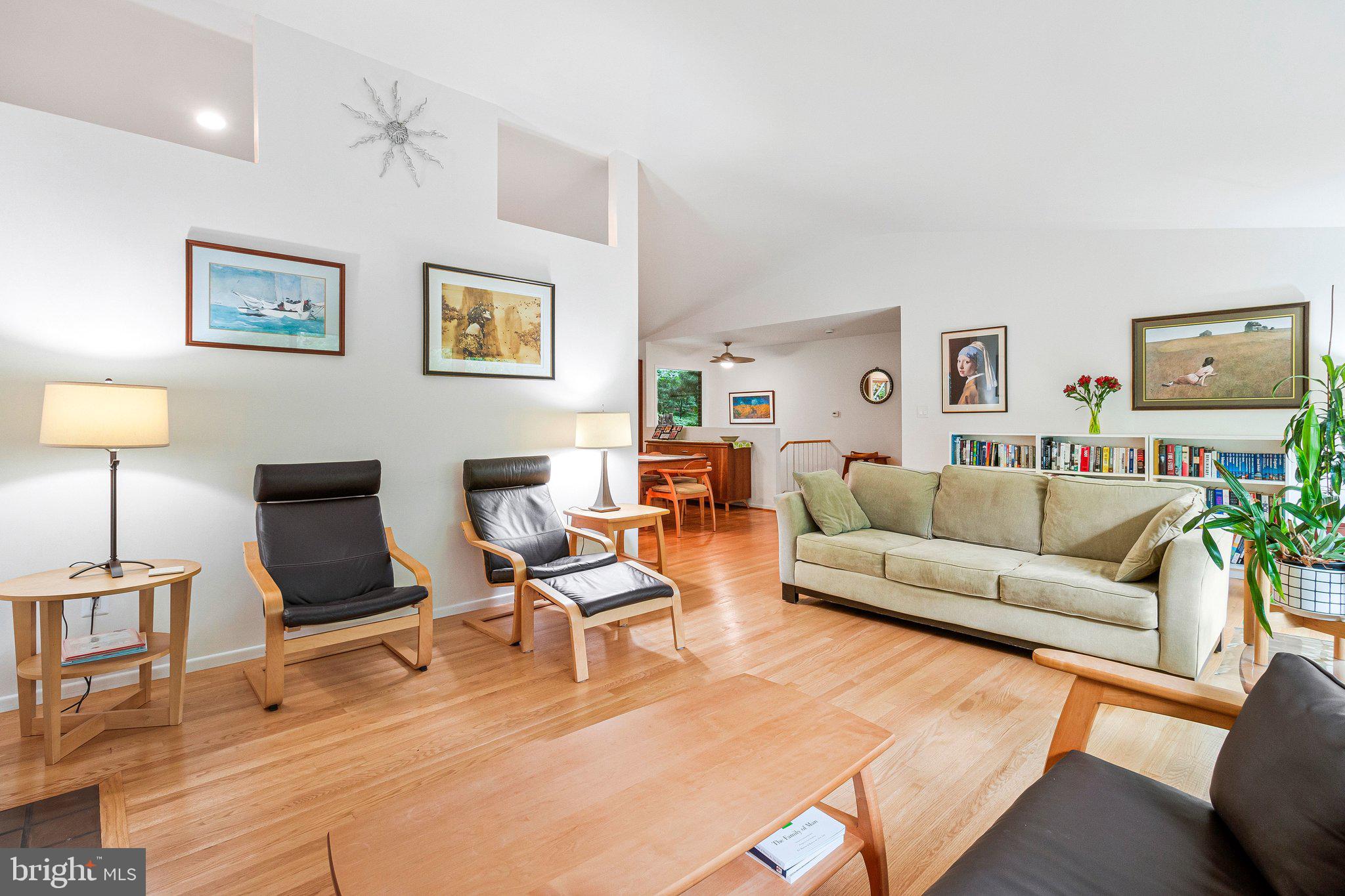 CARDEROCK SPRINGS - Residential