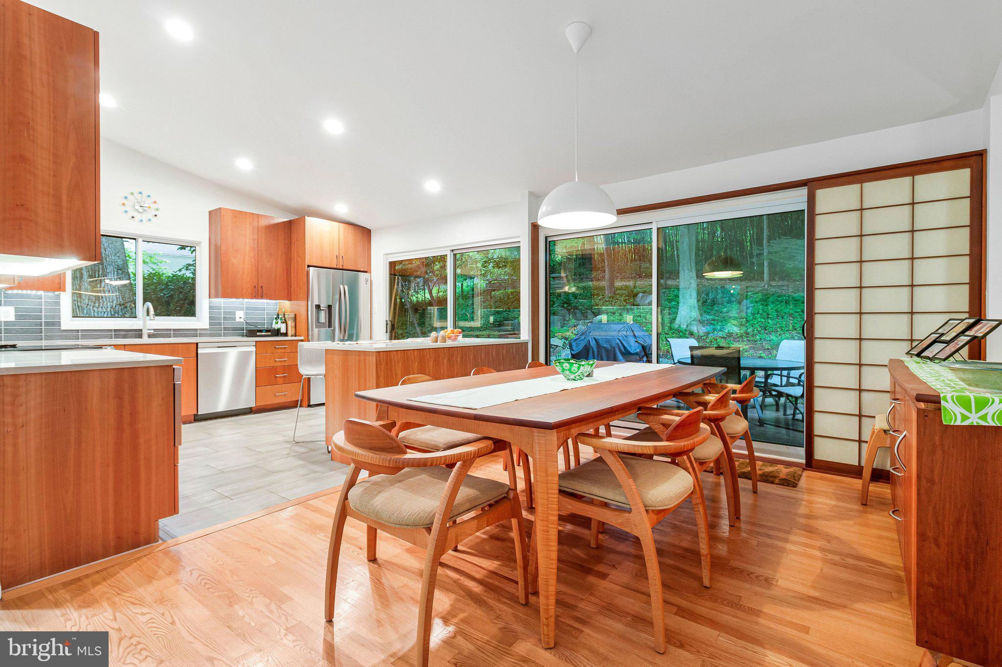 CARDEROCK SPRINGS - Residential